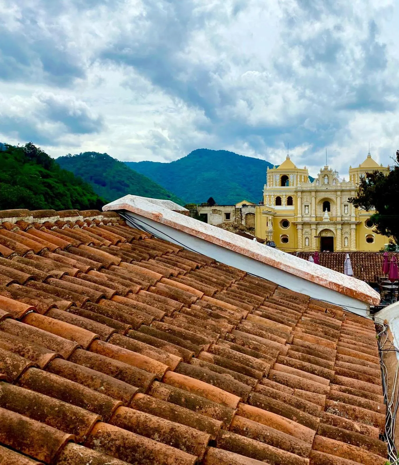 Property building in Hotel Casa Realeza