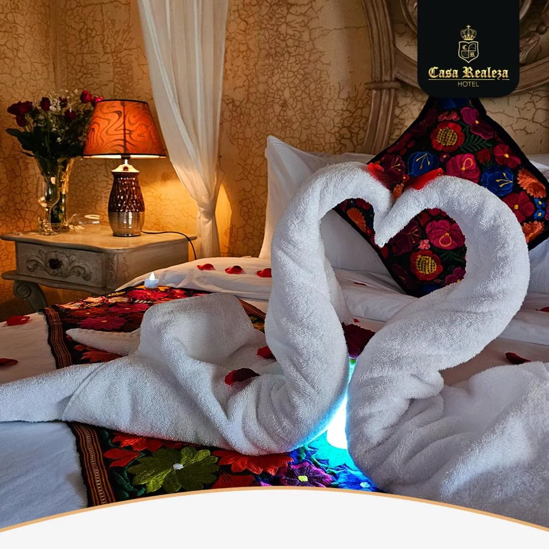 towels, Bed in Hotel Casa Realeza