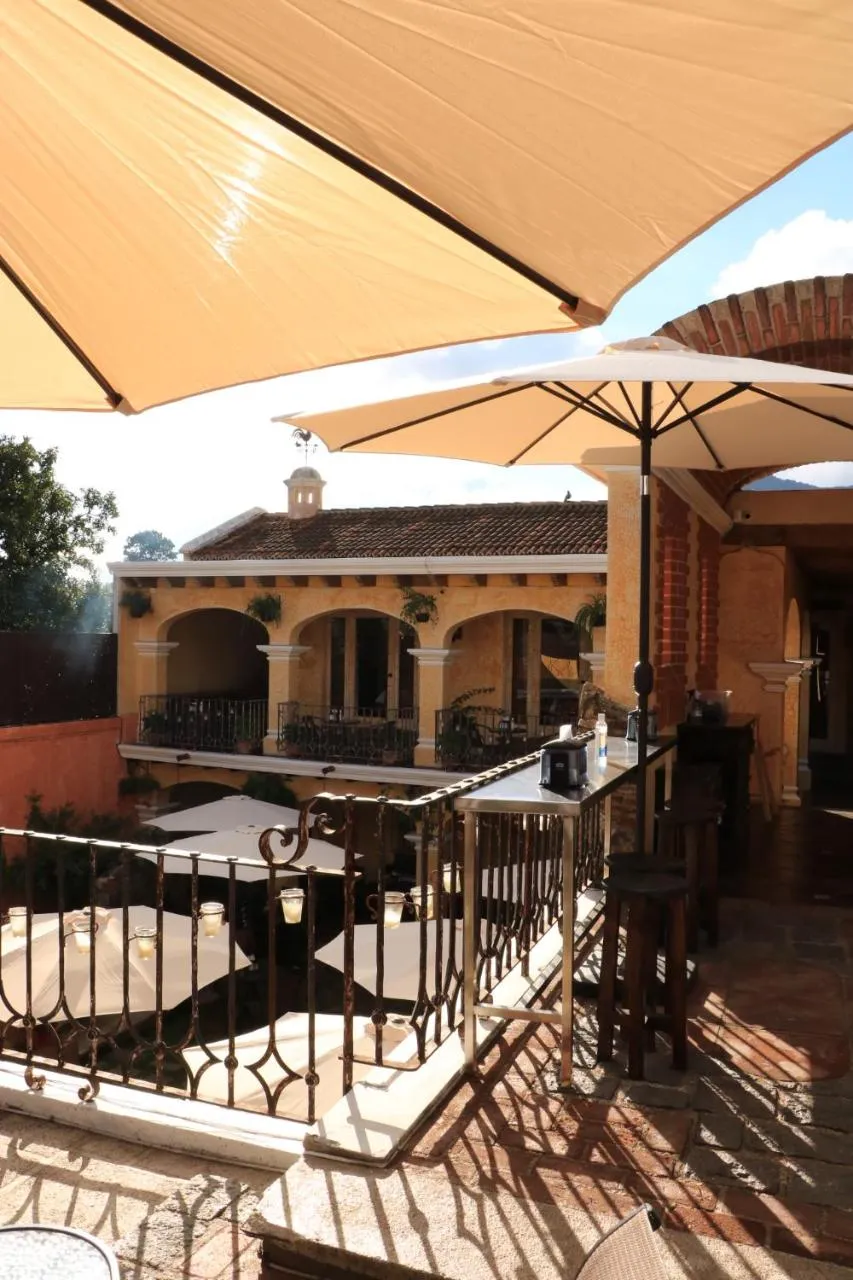 Property building in Hotel Casa Realeza