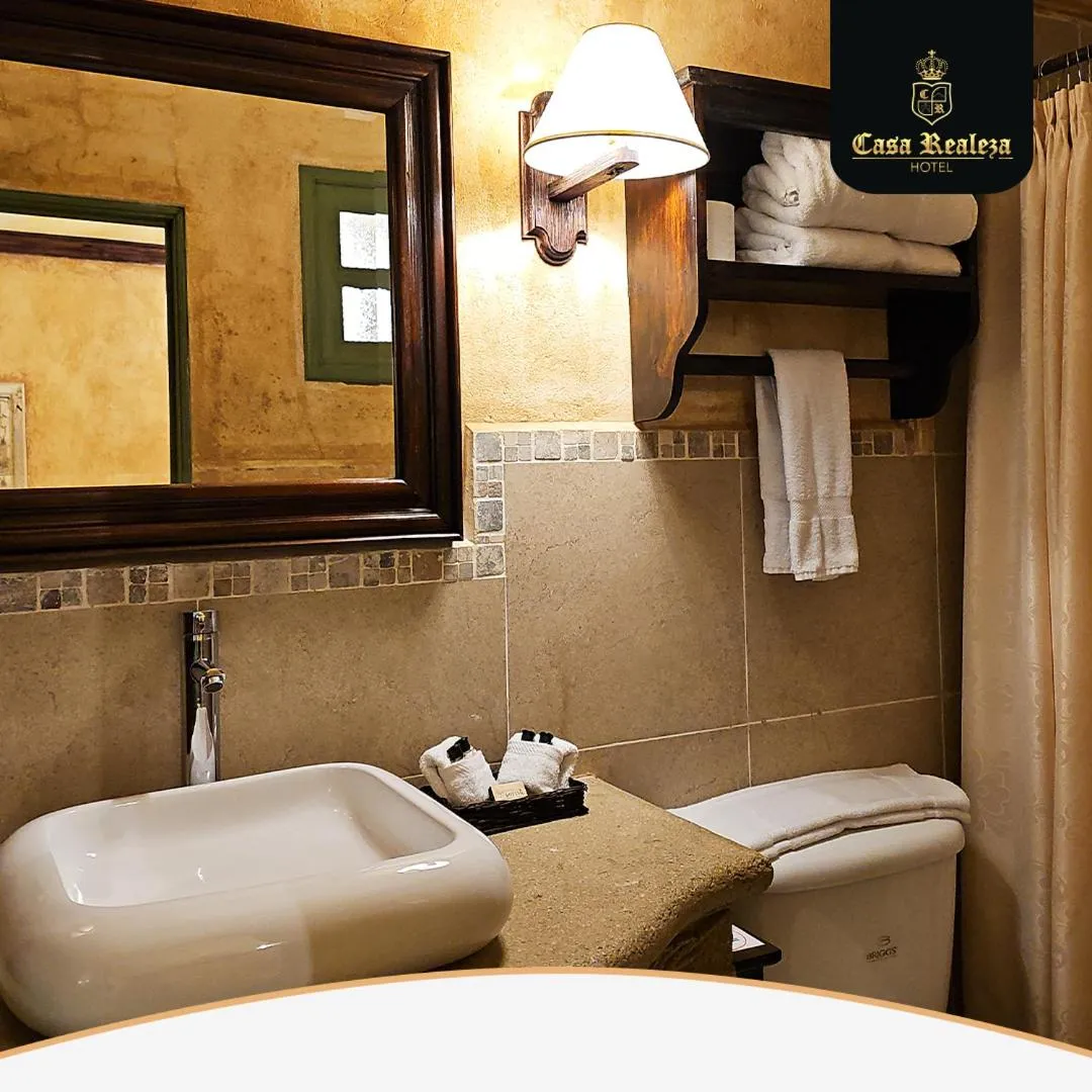 Bathroom in Hotel Casa Realeza