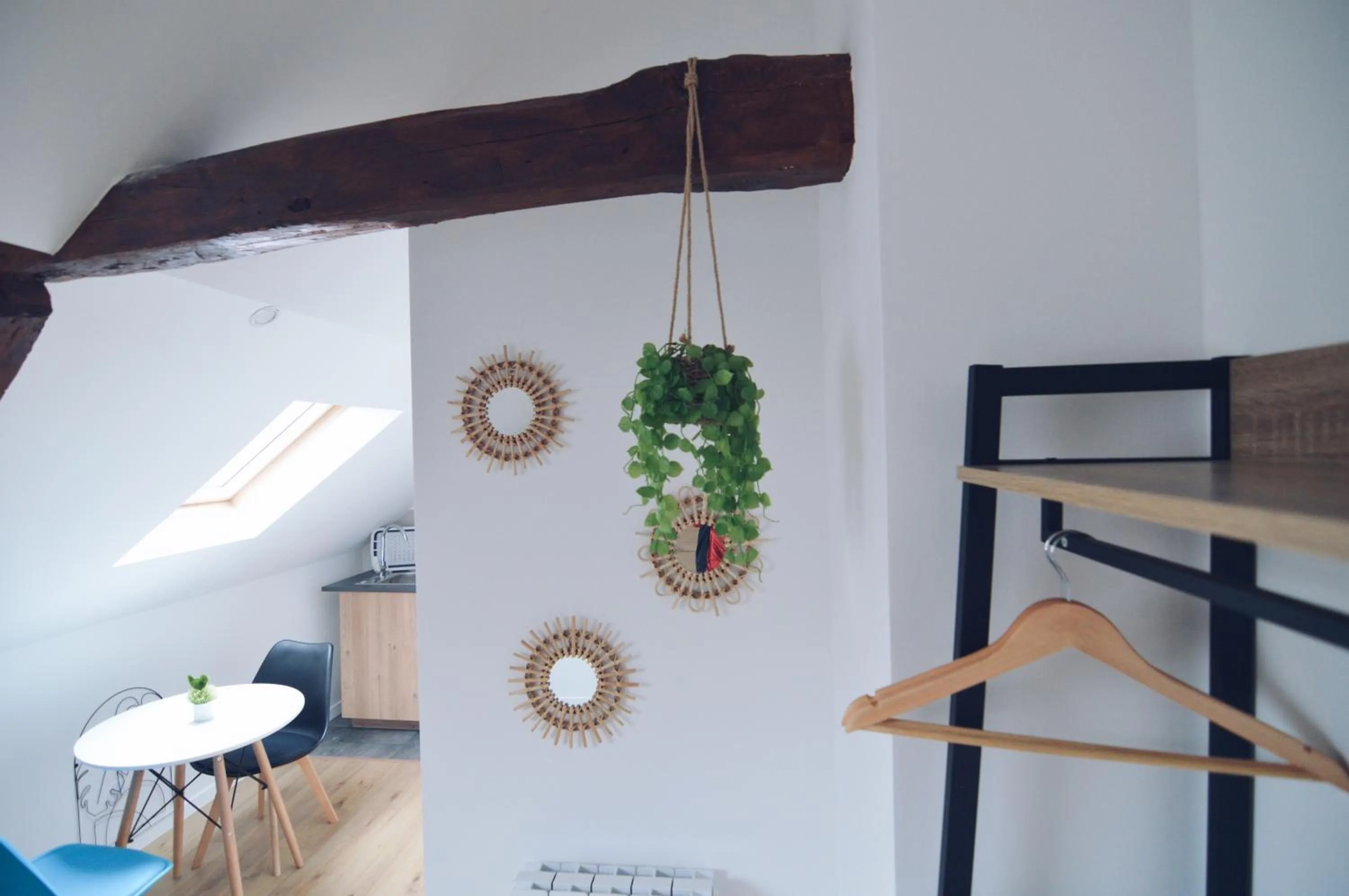 wardrobe in Studios Lsquare Residence AFPA