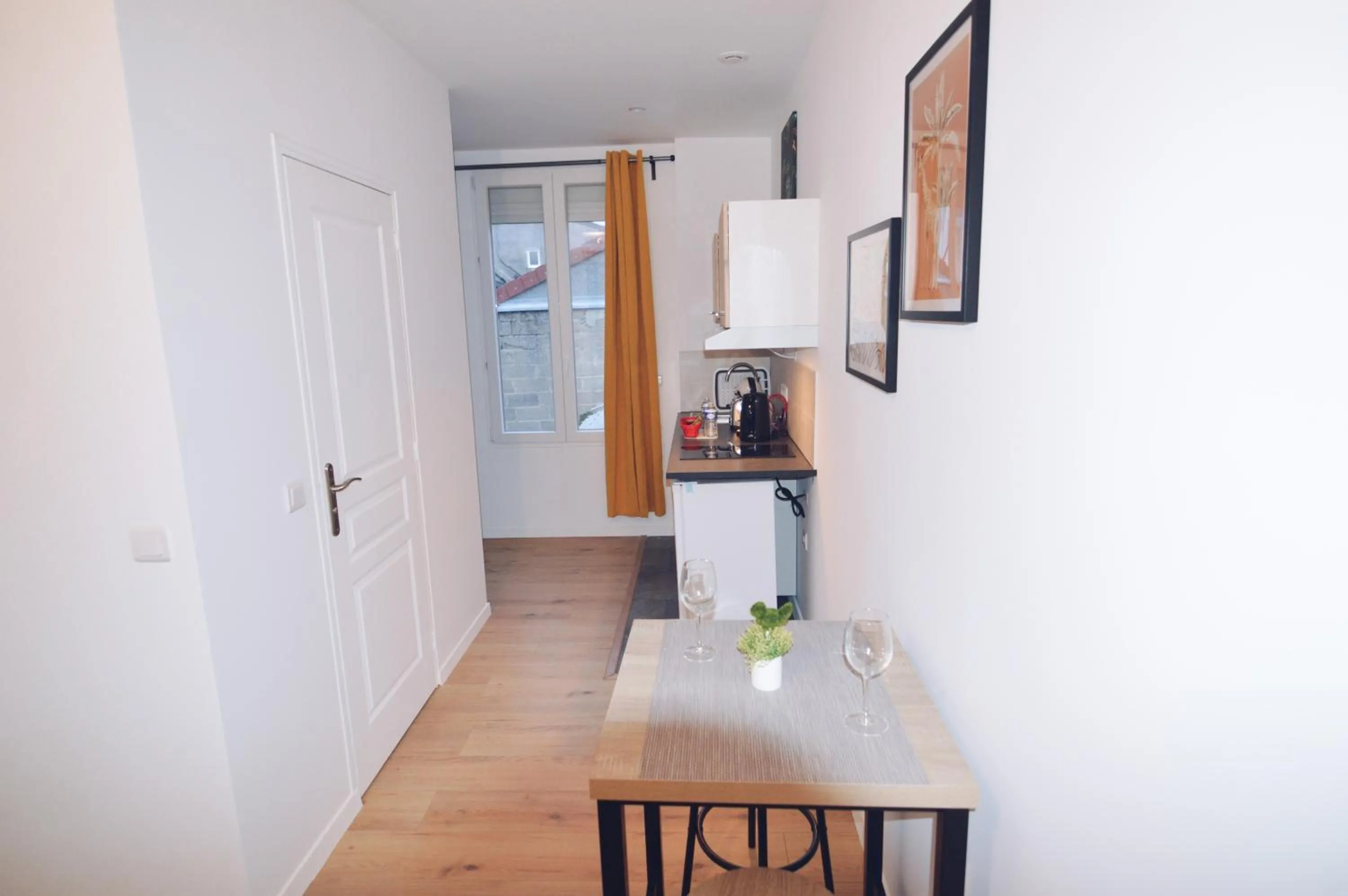 Kitchen or kitchenette in Studios Lsquare Residence AFPA