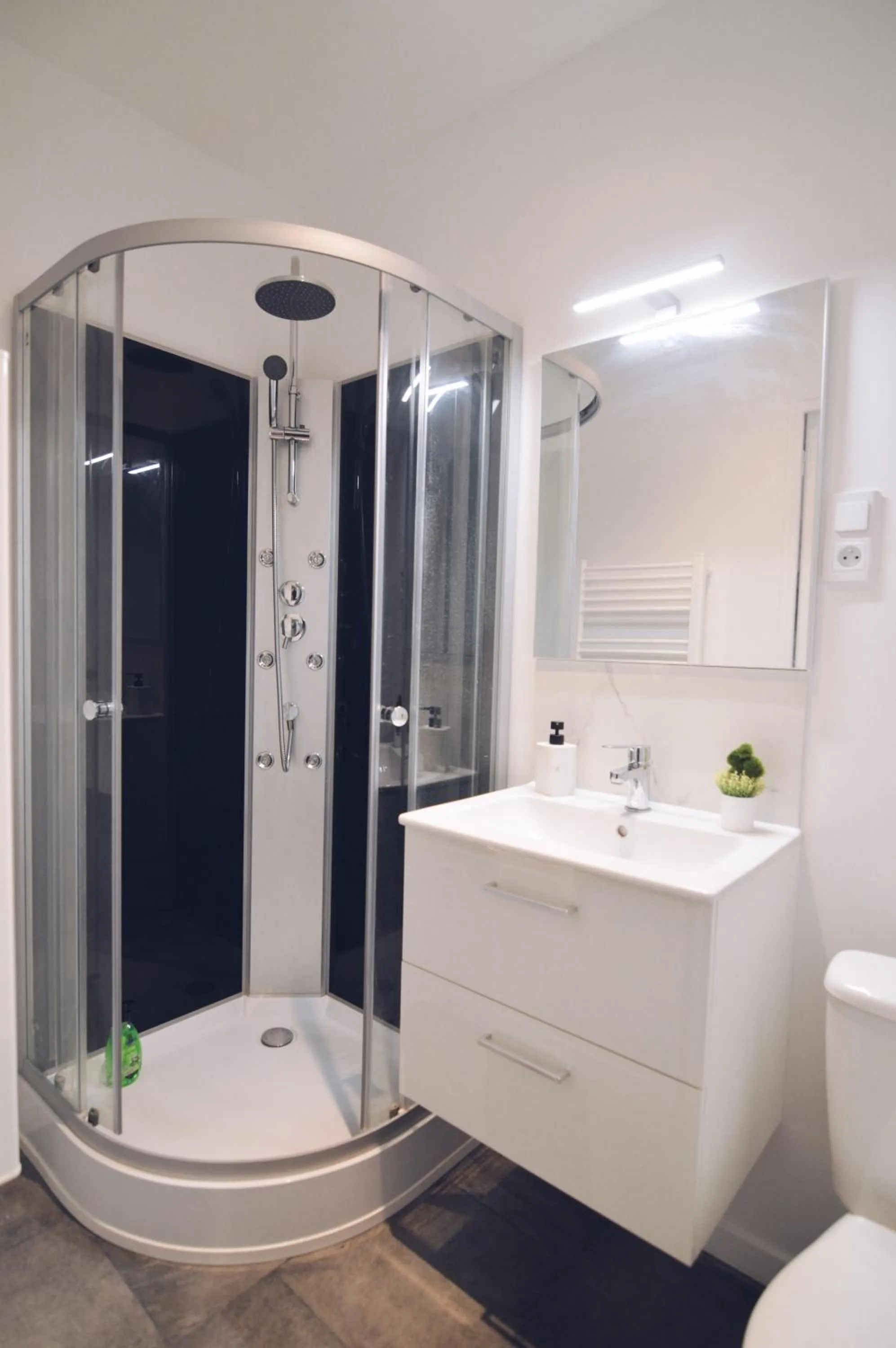 Bathroom in Studios Lsquare Residence AFPA