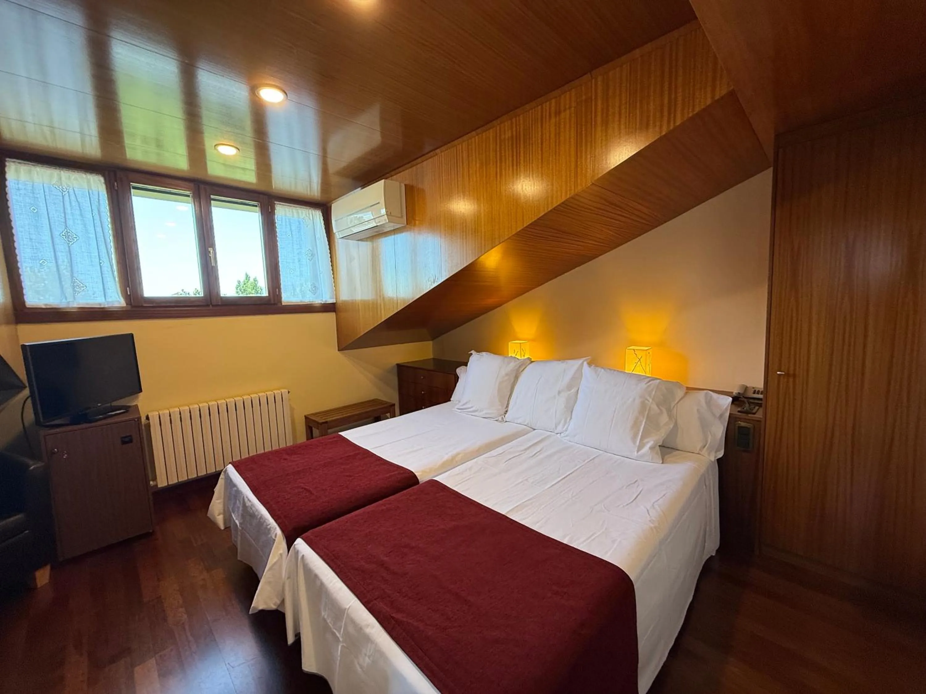 Bed in Hotel Del Lago