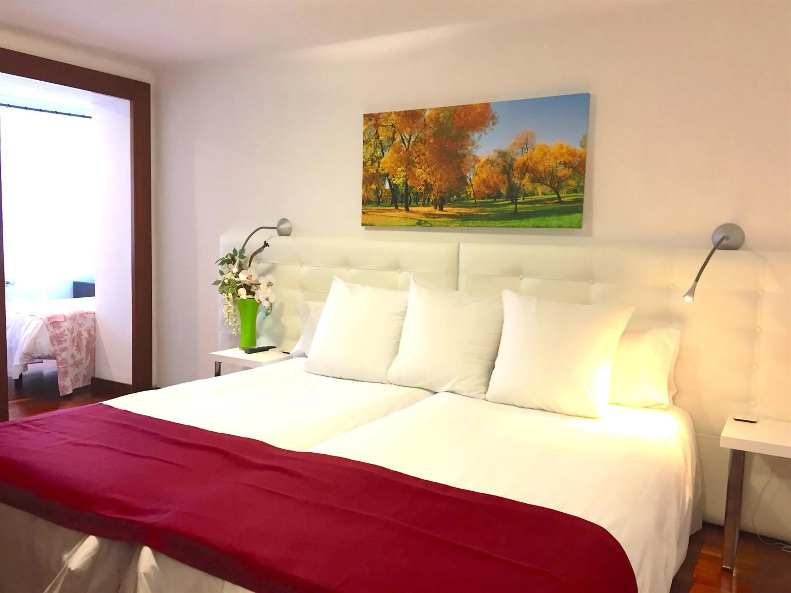 Photo of the whole room, Bed in Hotel Del Lago