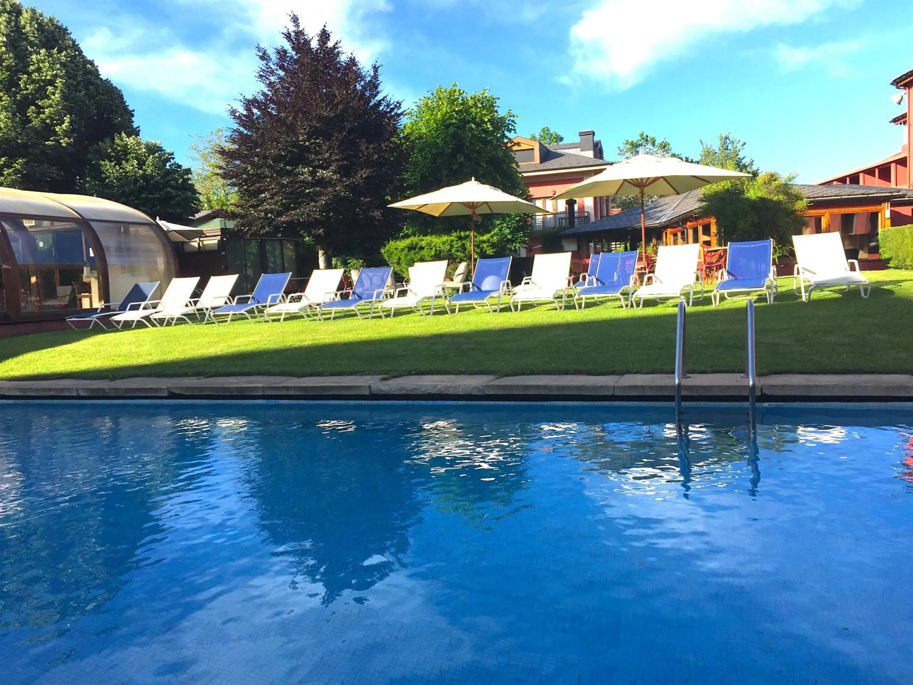 Swimming pool in Hotel Del Lago