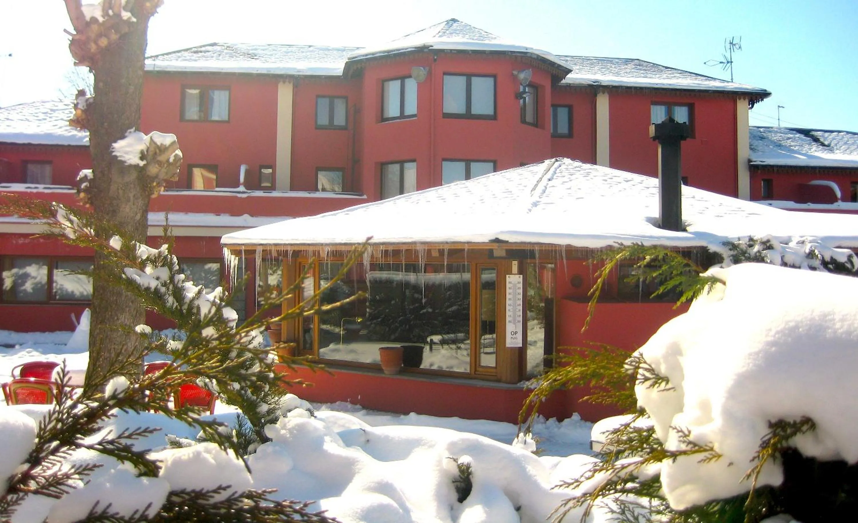 Facade/entrance in Hotel Del Lago