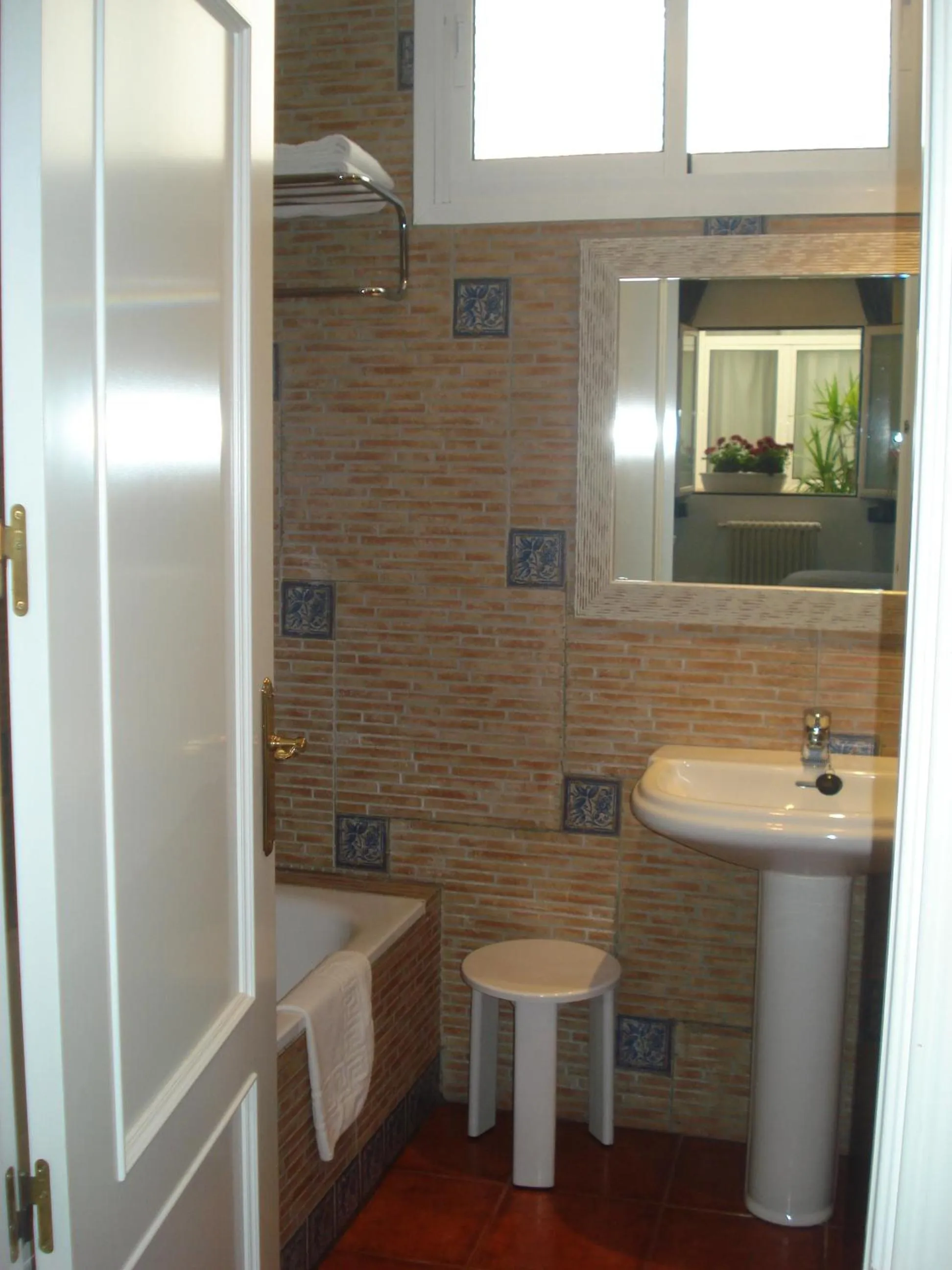 Bathroom in Ronda Hotel Polo