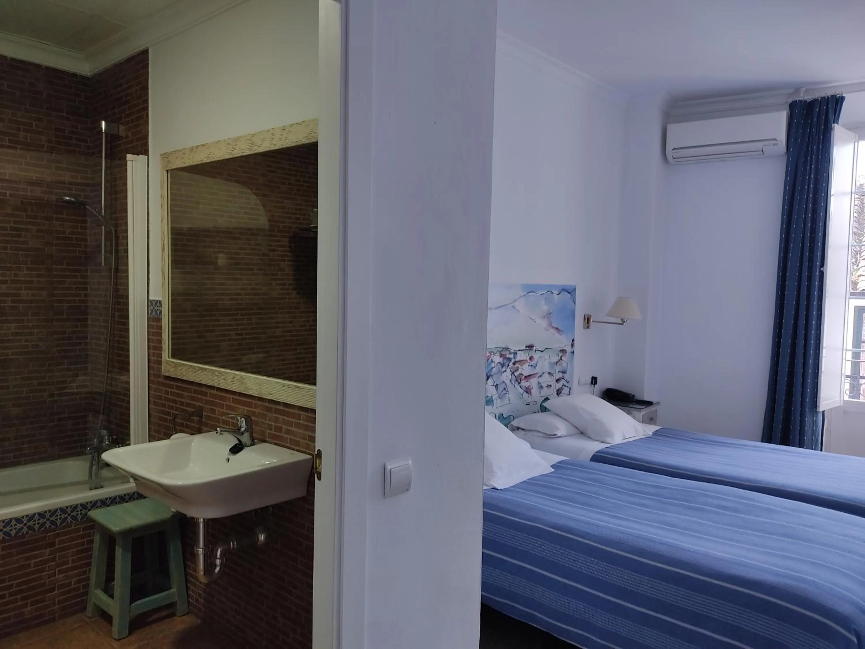 Bathroom, Bed in Ronda Hotel Polo