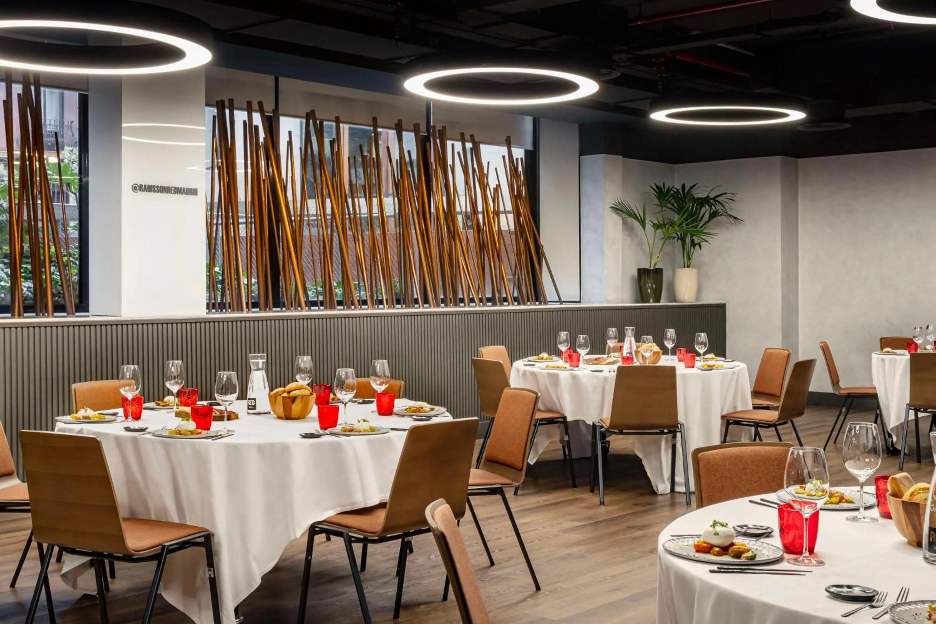 Meeting/conference room in Radisson RED Madrid