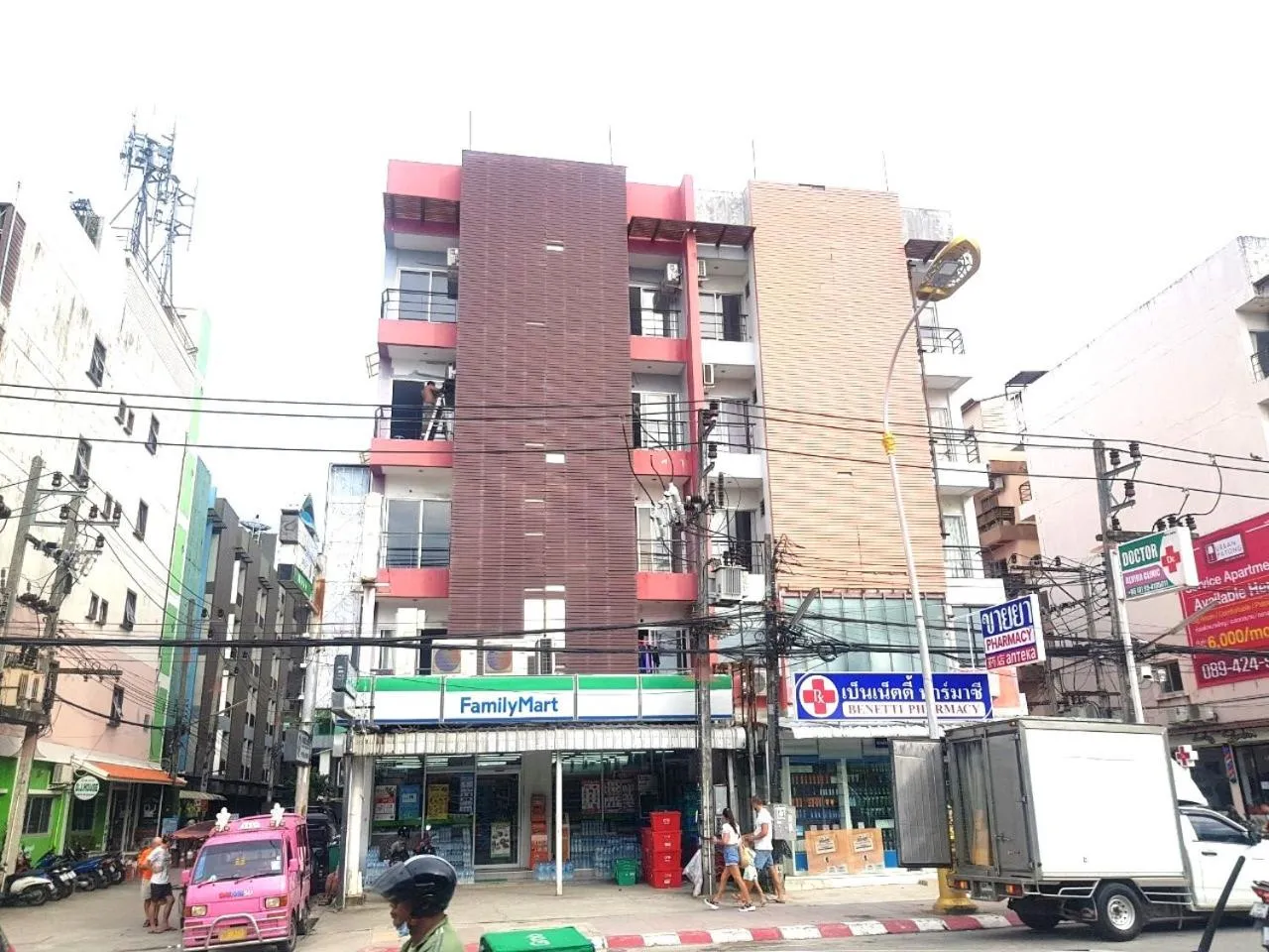 Property building in Patong Bay Inn