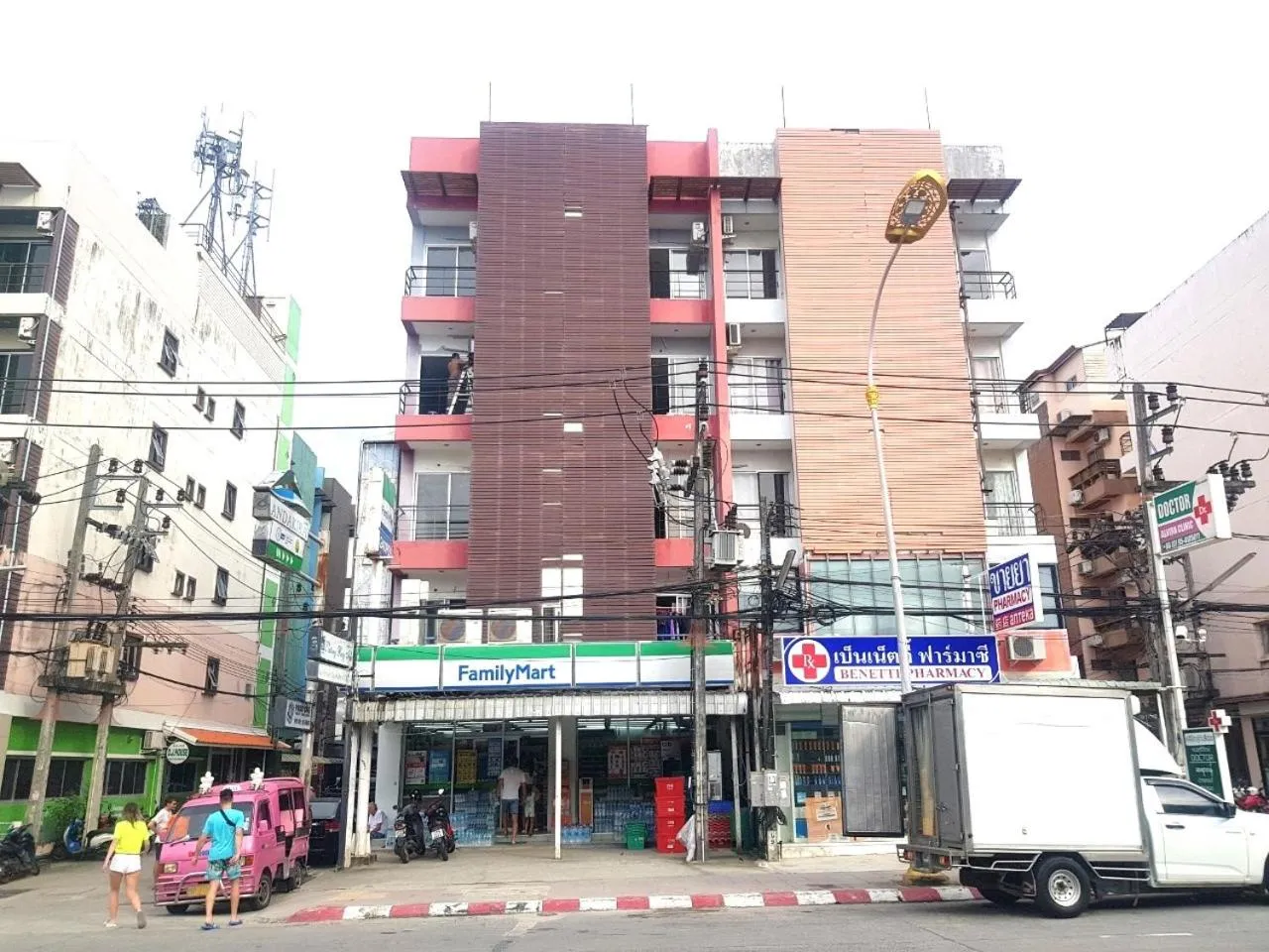 Property building in Patong Bay Inn