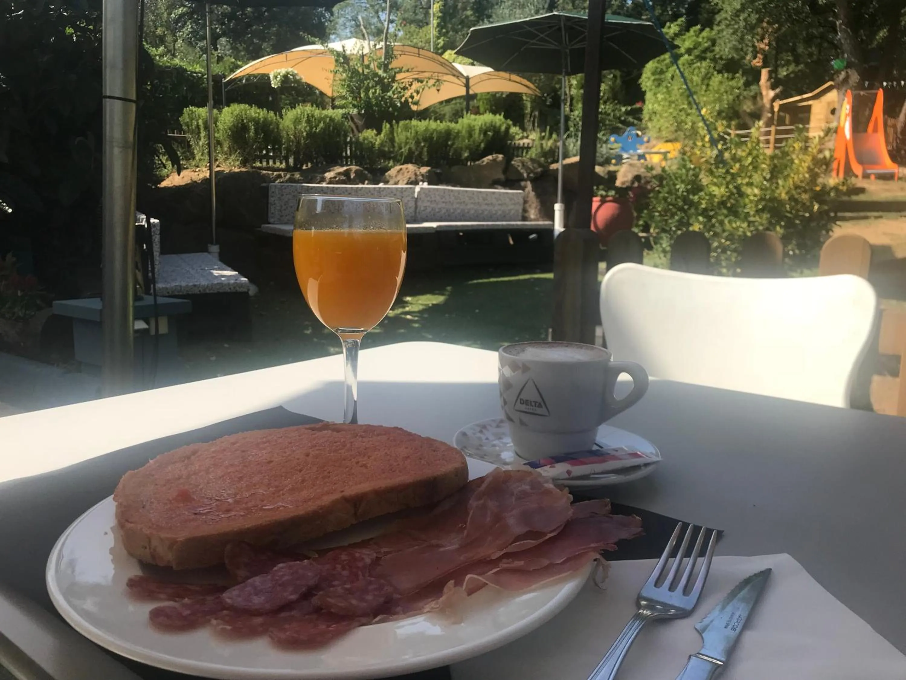 Restaurant/places to eat in Hotel Esteba