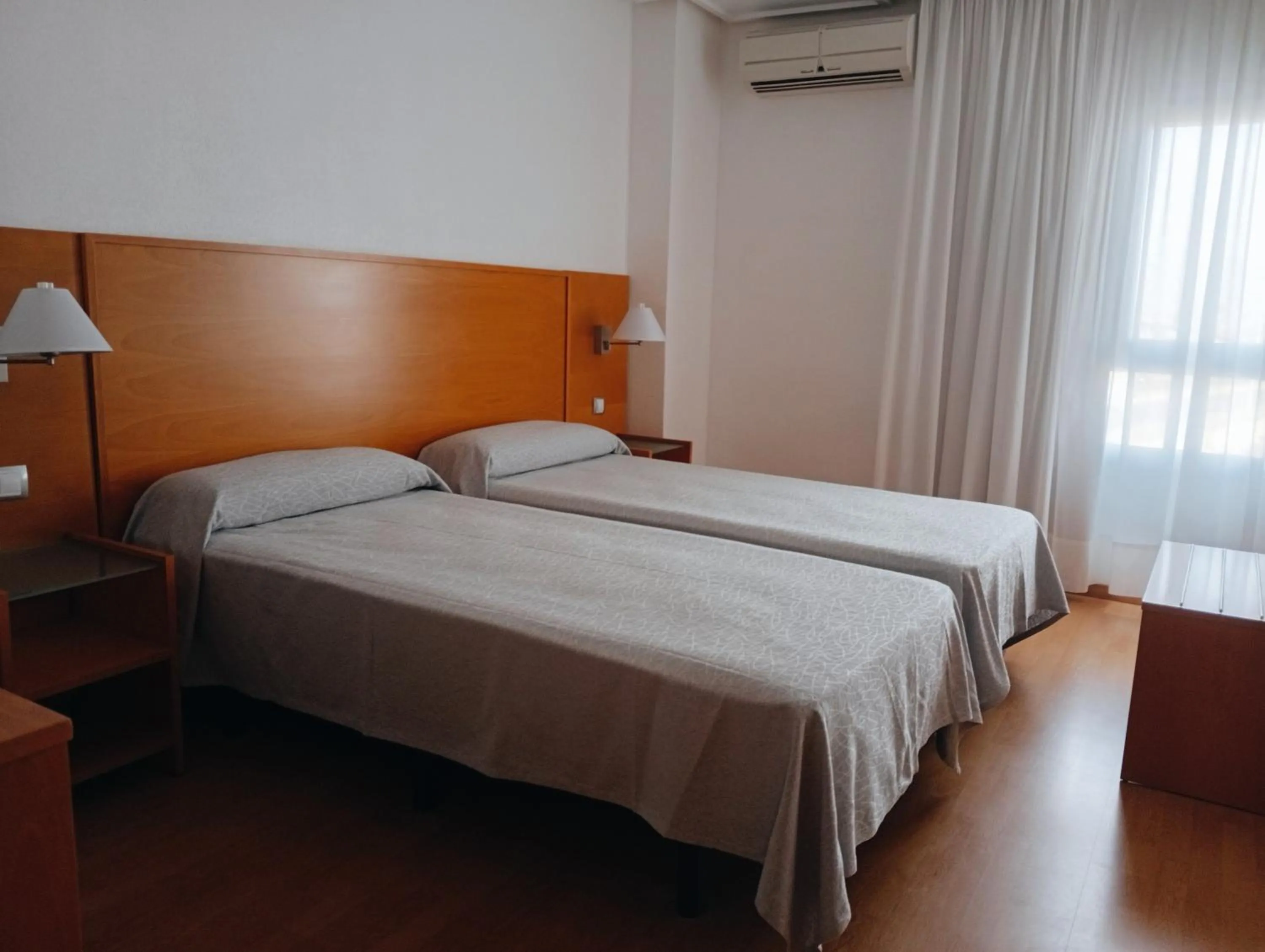 Bedroom, Bed in Torrejoven