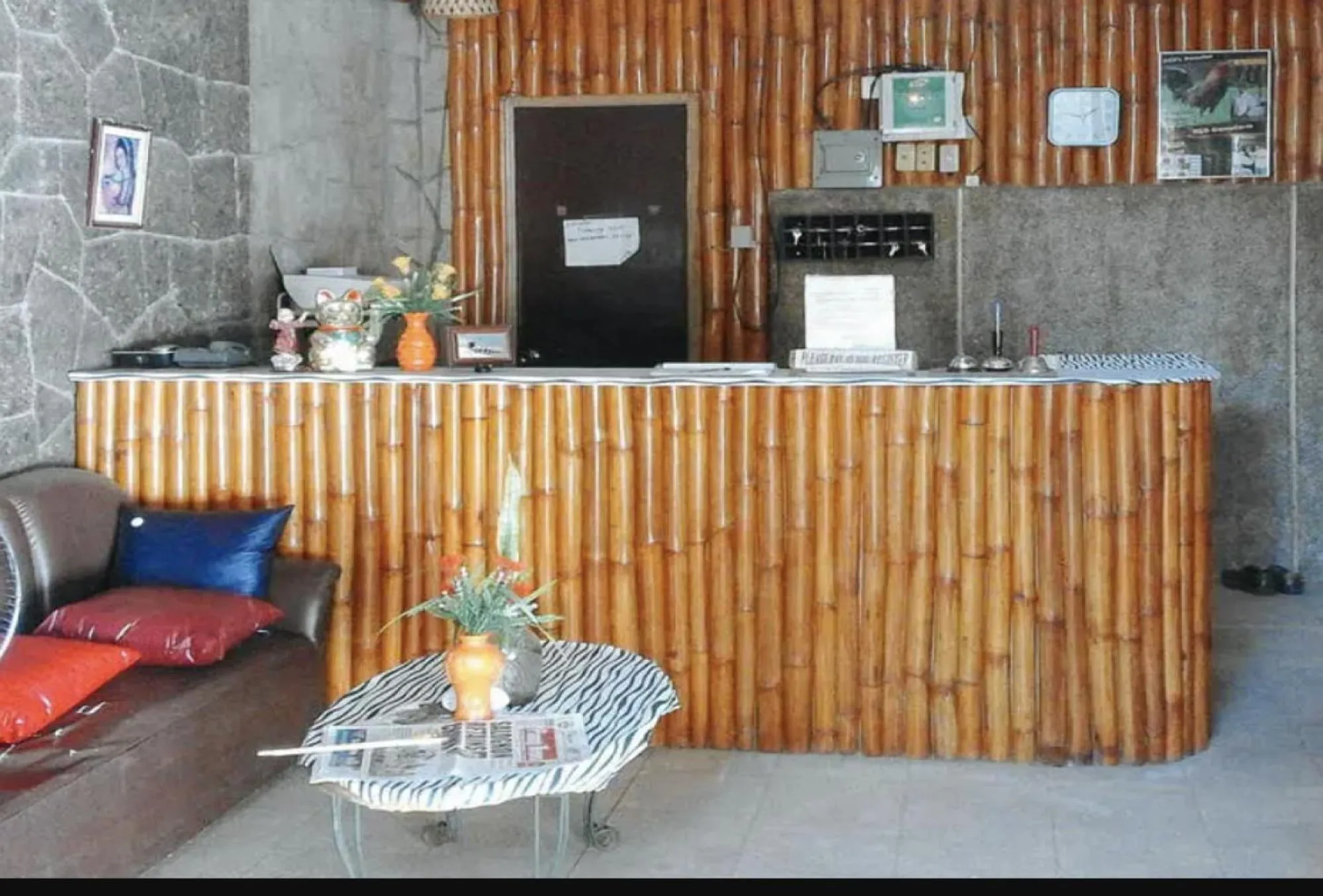 Lobby or reception in RedDoorz @ Golden Travellers Inn Antique