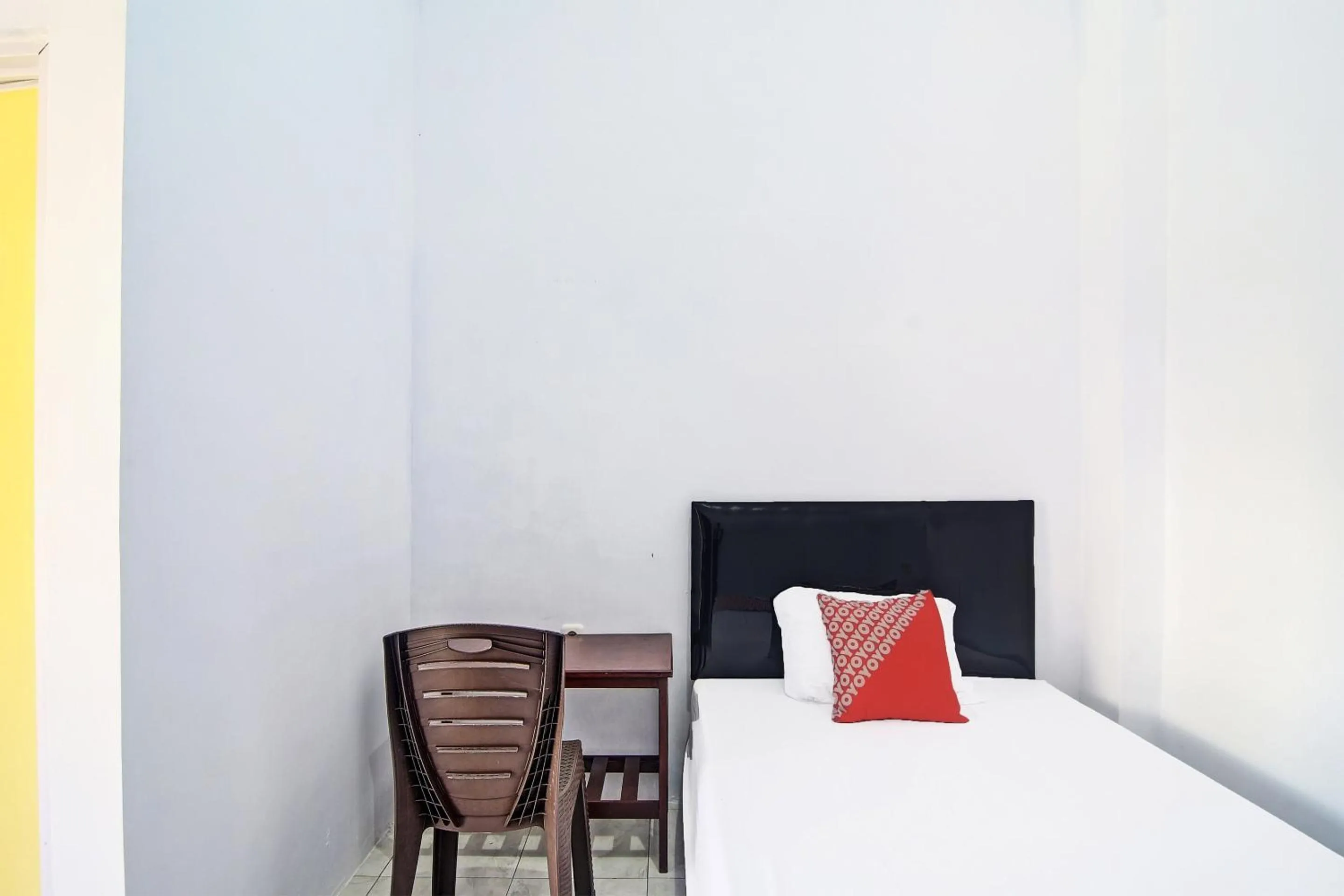 Bedroom, Bed in Hotel O Cvictory Inn