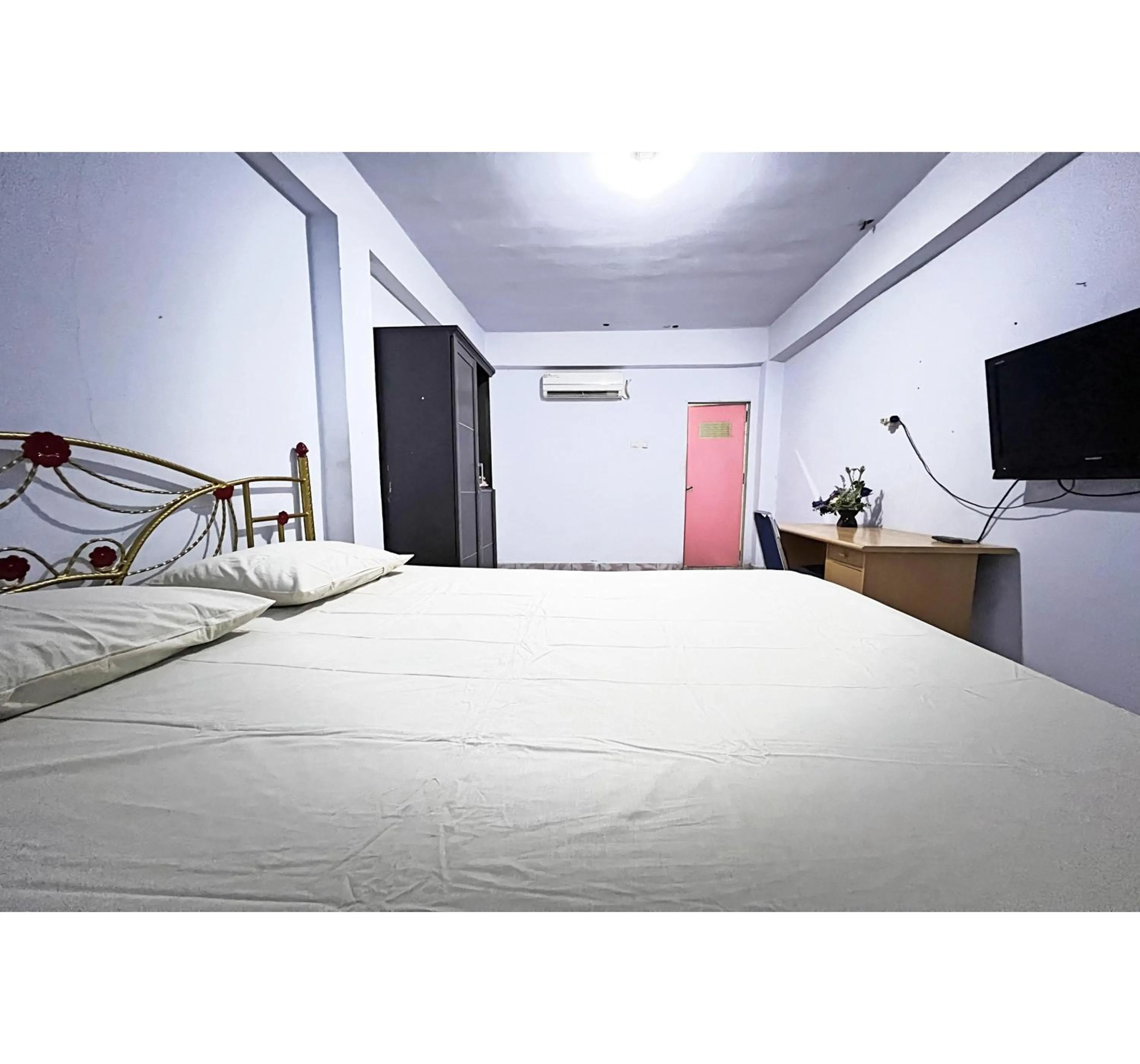 Bedroom, Bed in Hotel O Wisma Samudra