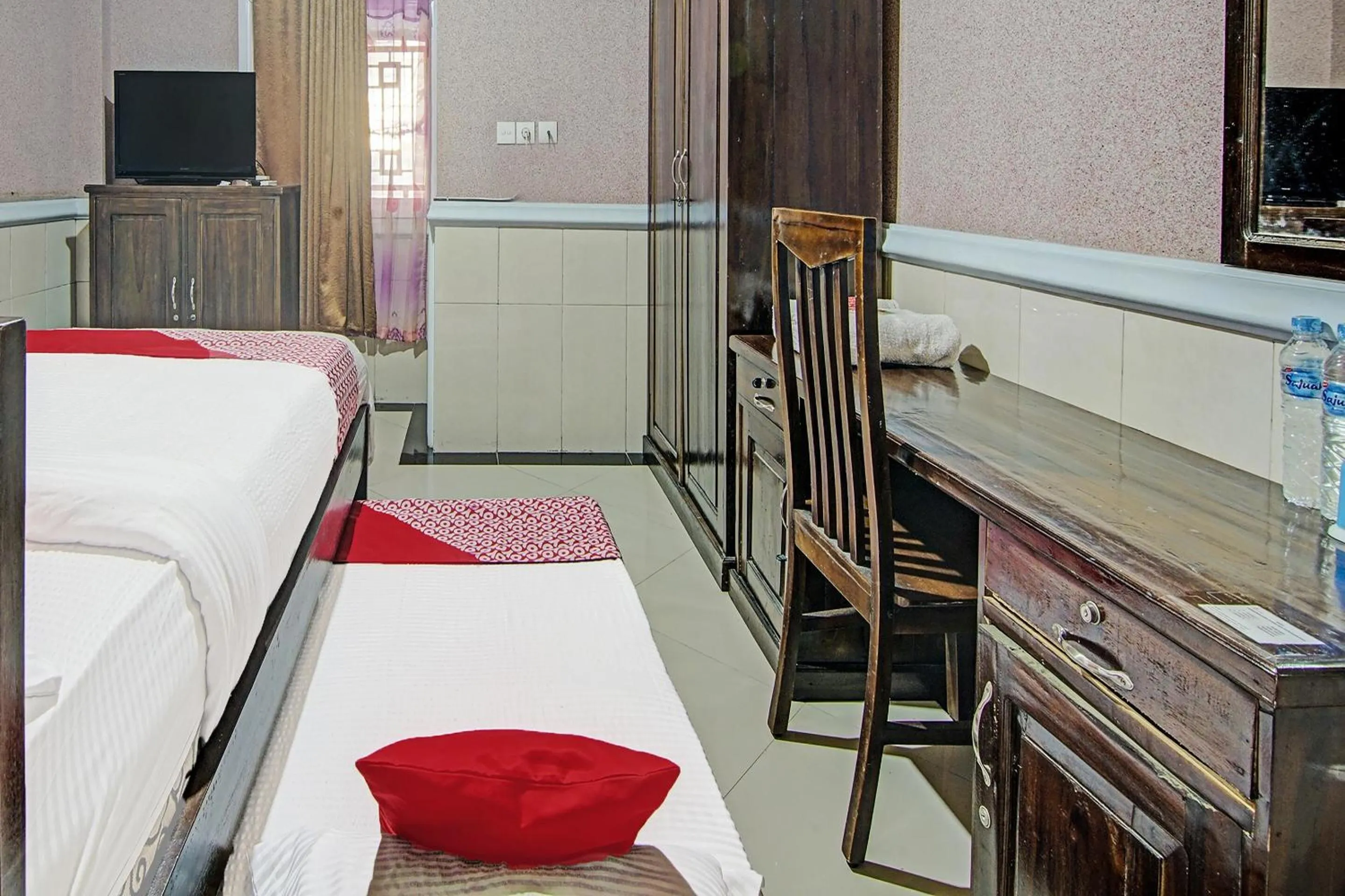 Bedroom, Bed in Hotel O Padang City Center Near Gunung Padang Formerly Hotel Fitriaendika