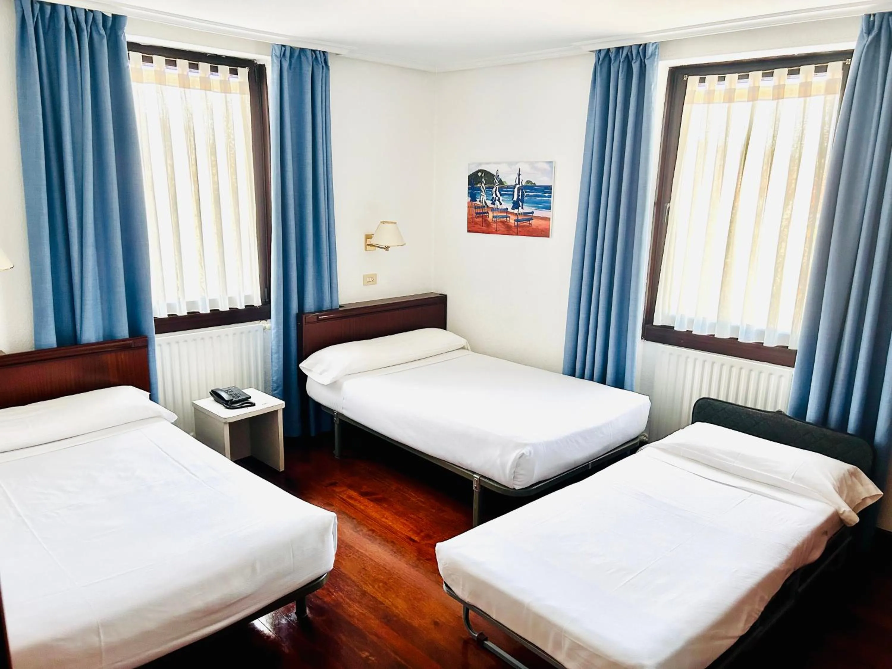 Photo of the whole room, Bed in Hotel Zarauz