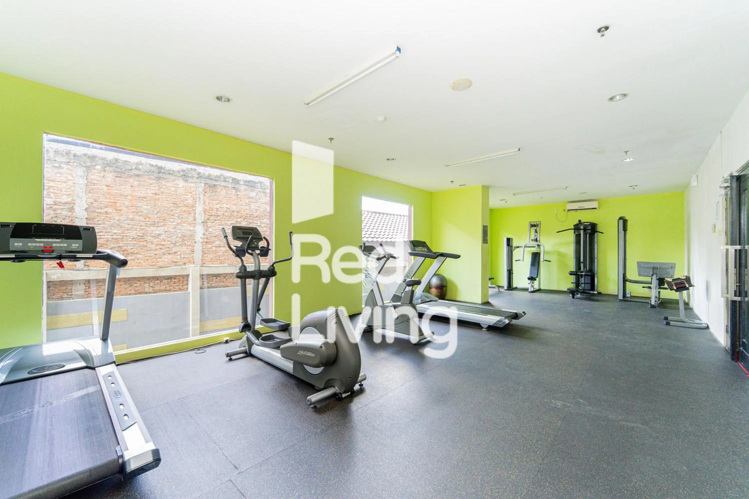 Fitness centre/facilities in RedLiving Apartemen Tamansari Sudirman - Abdi Home