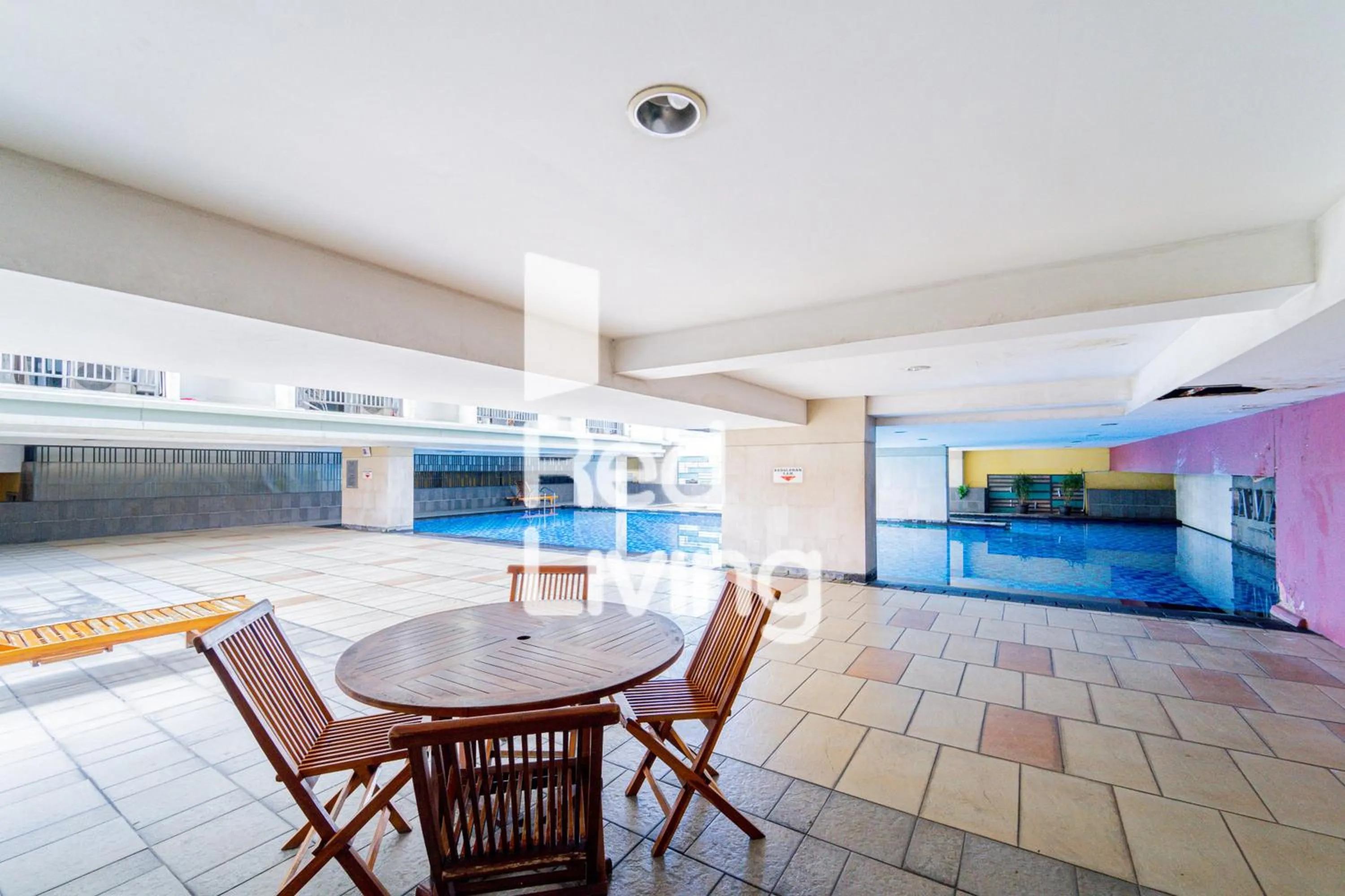 Swimming pool in RedLiving Apartemen Tamansari Sudirman - Abdi Home