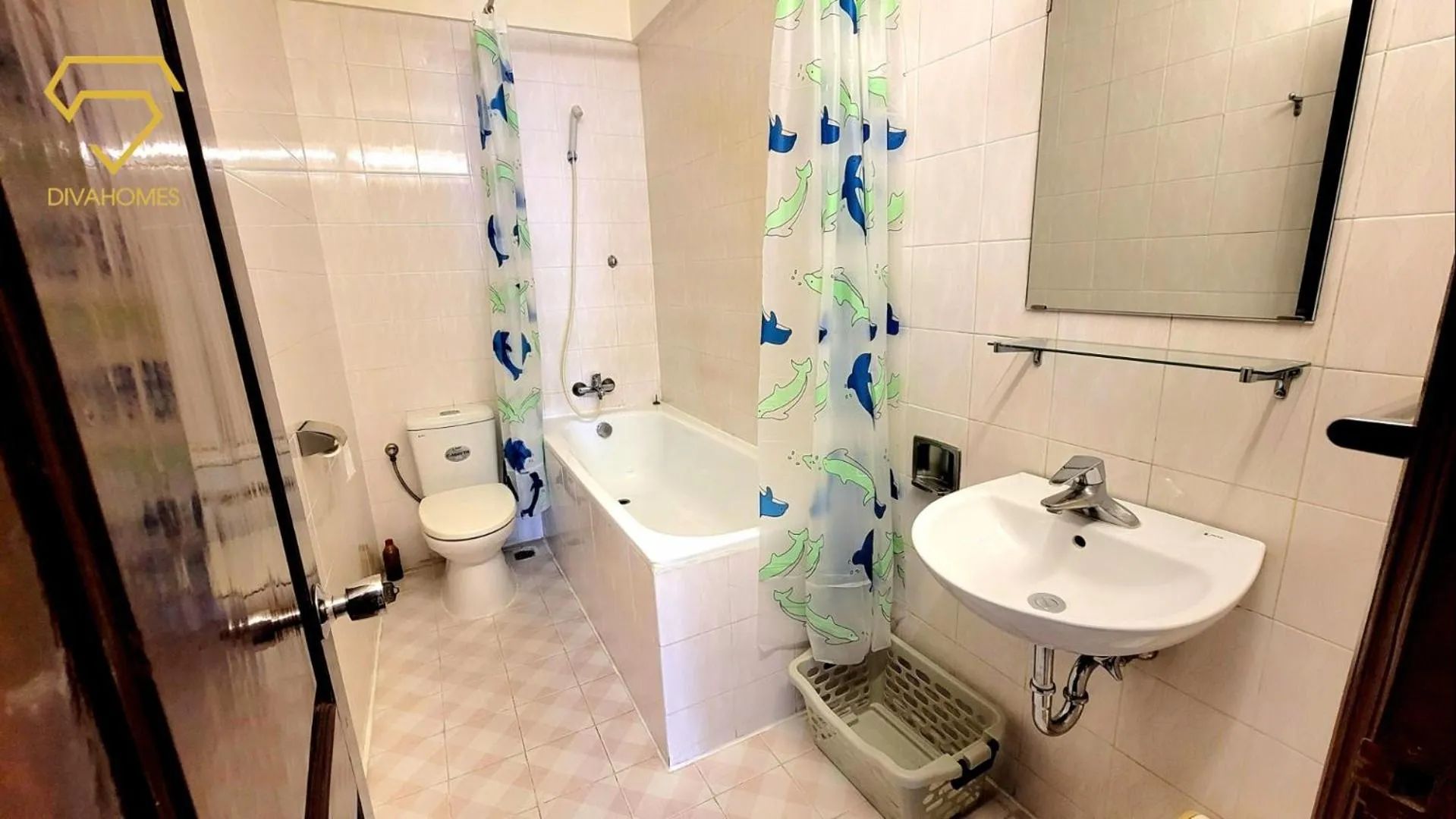 Shower in Red Building - Hotel - Hà Nội