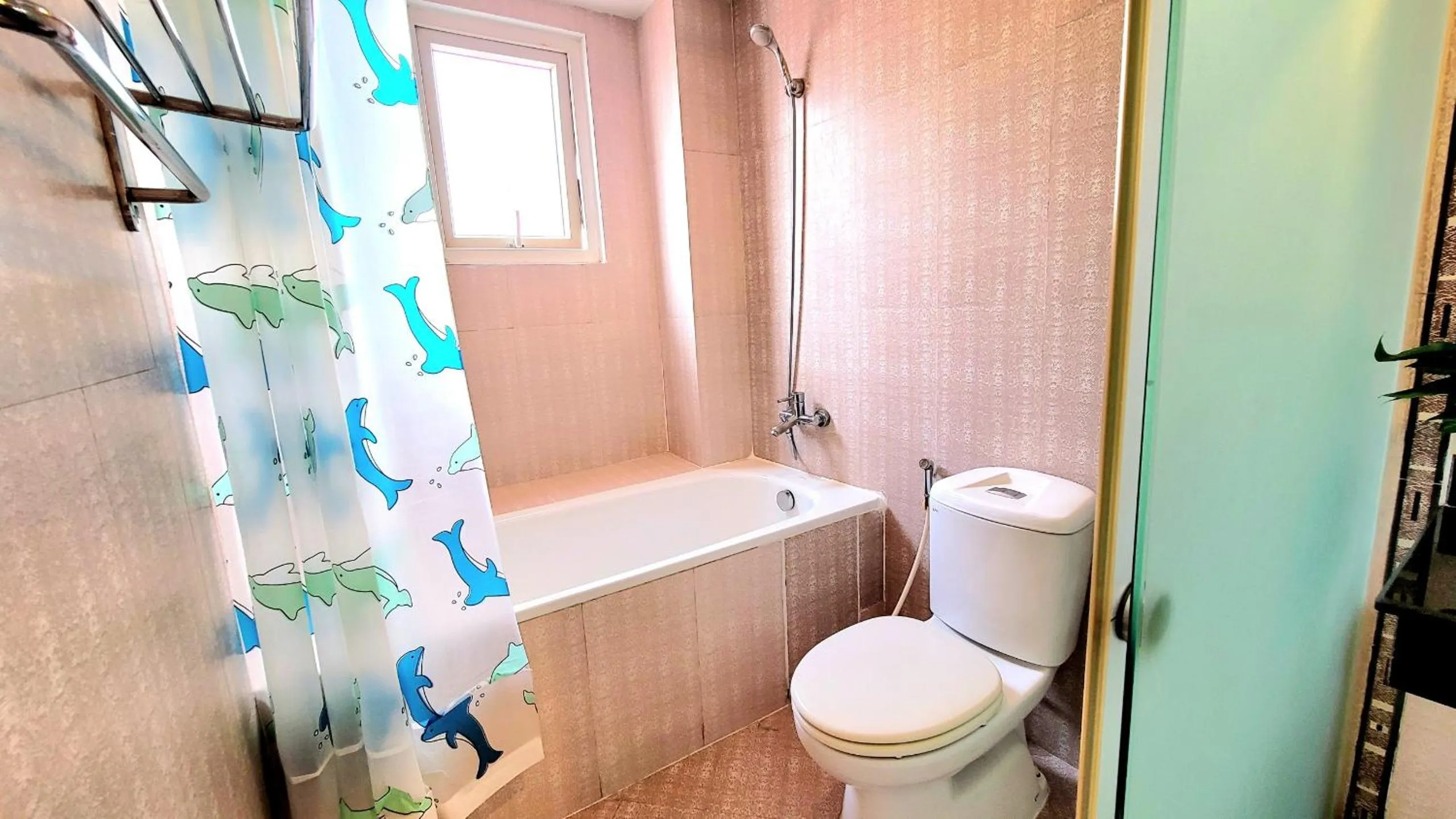 Shower in Red Building - Hotel - Hà Nội