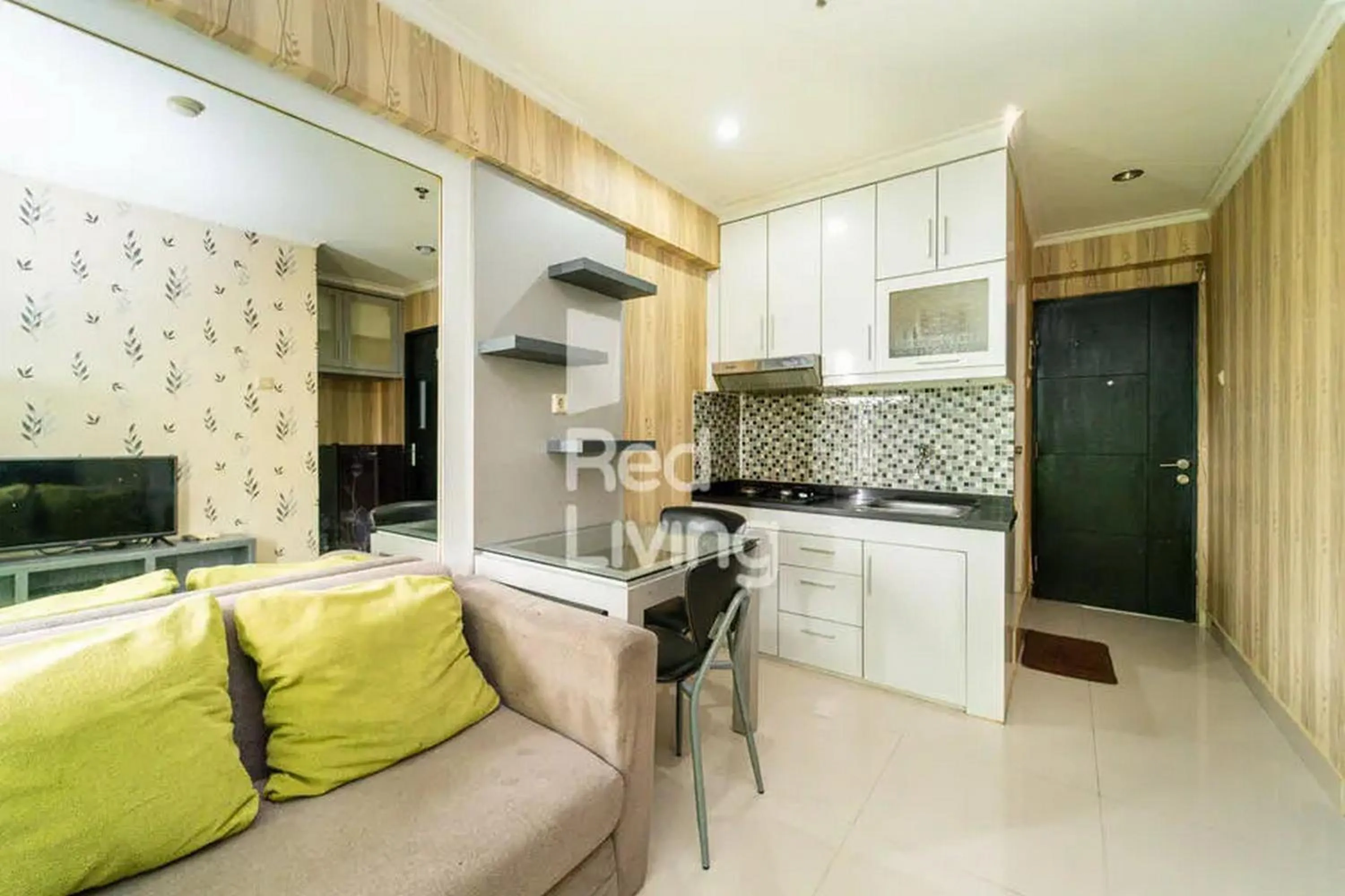 Kitchen or kitchenette in RedLiving Apartemen Sentra Timur Residence - Myroom id Tower Green