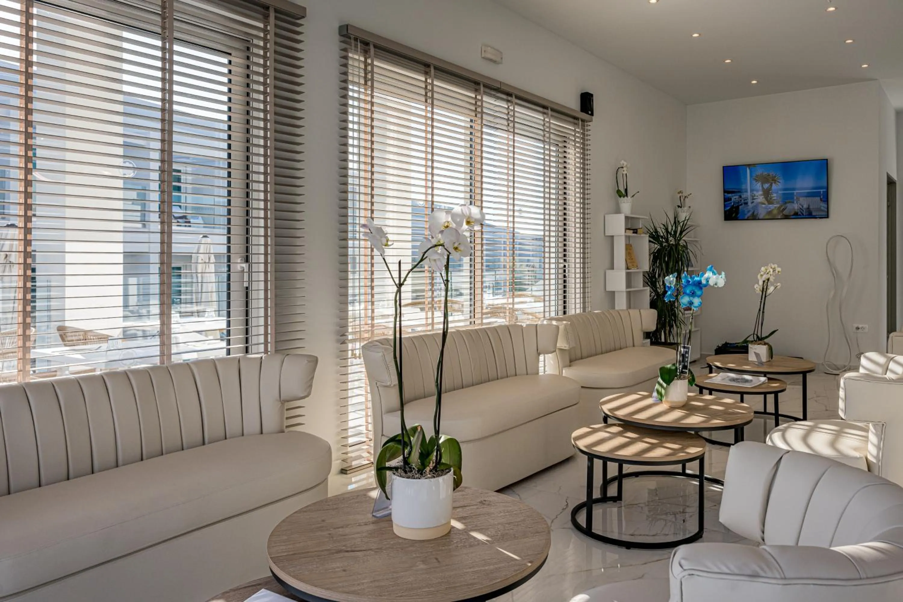 Lobby or reception in Mirage Bleu Hotel