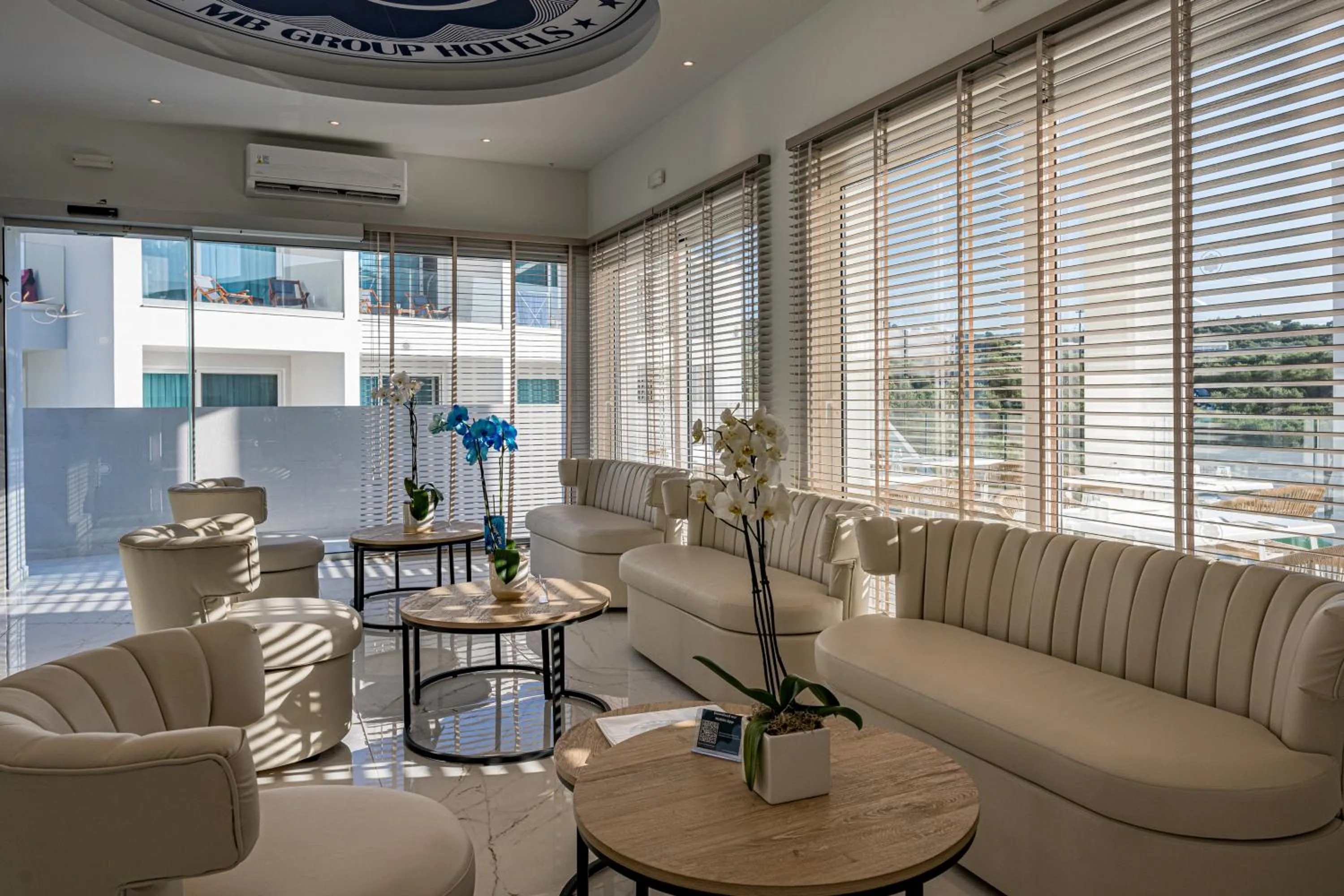 Lobby or reception in Mirage Bleu Hotel