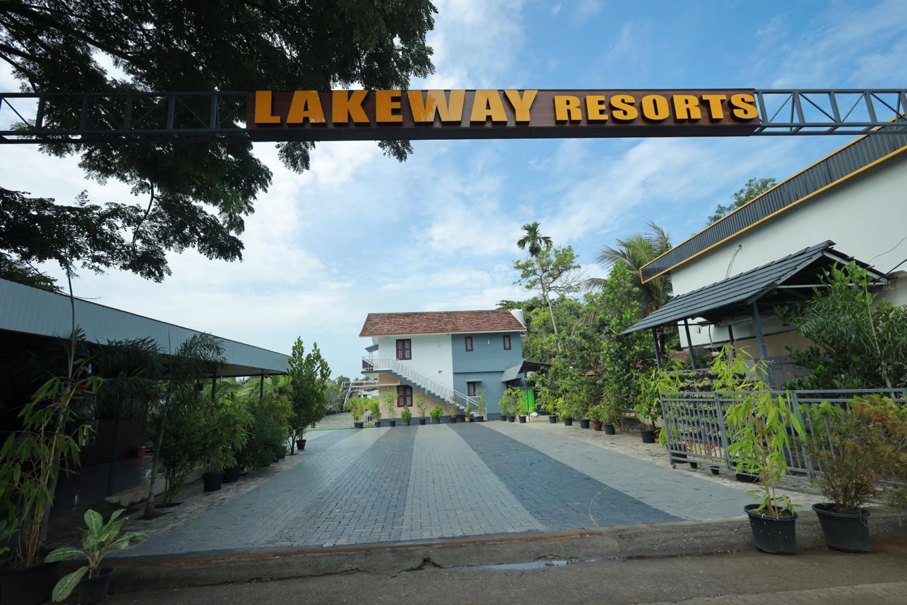Property building in Lakeway Resorts