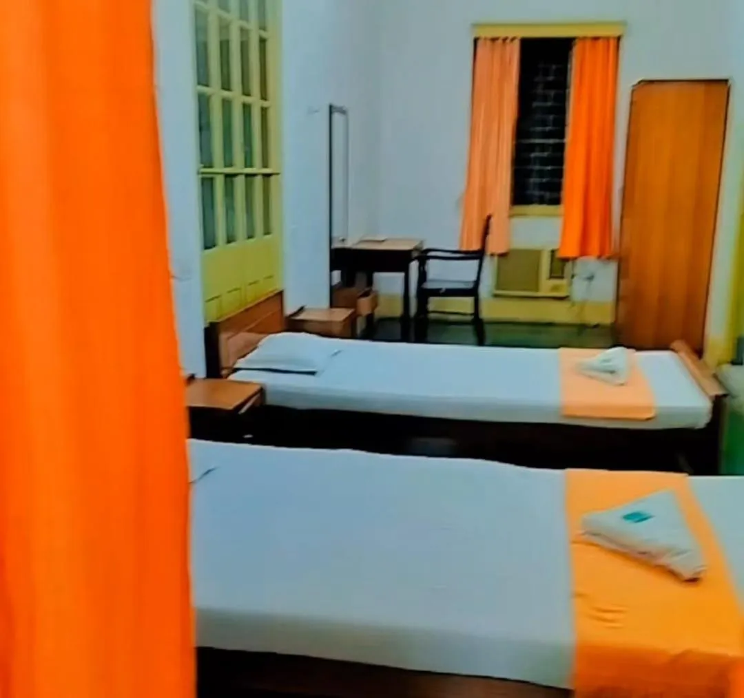 Bed in YWCA GALLWAY GUEST HOUSE