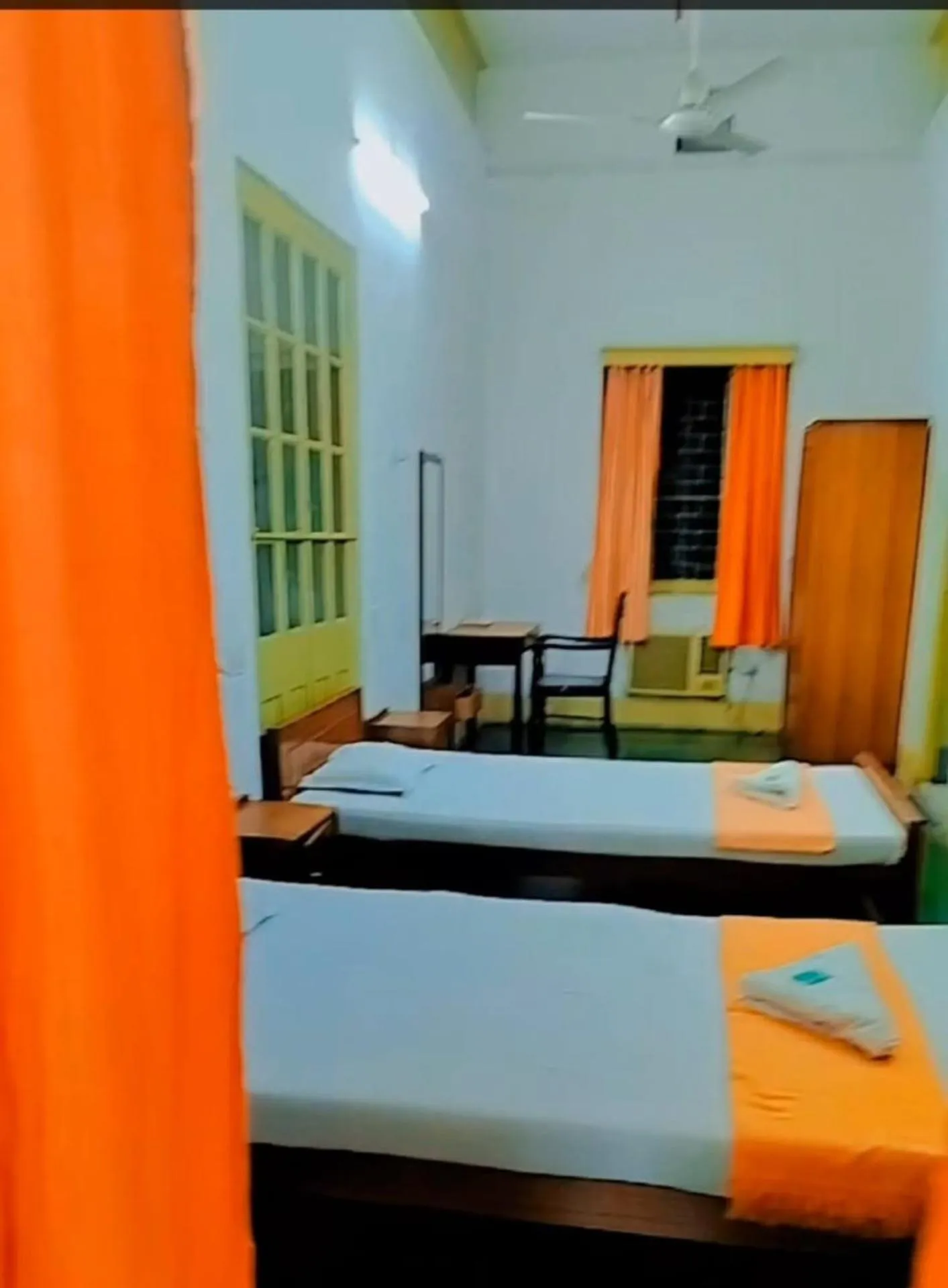 Bed in YWCA GALLWAY GUEST HOUSE