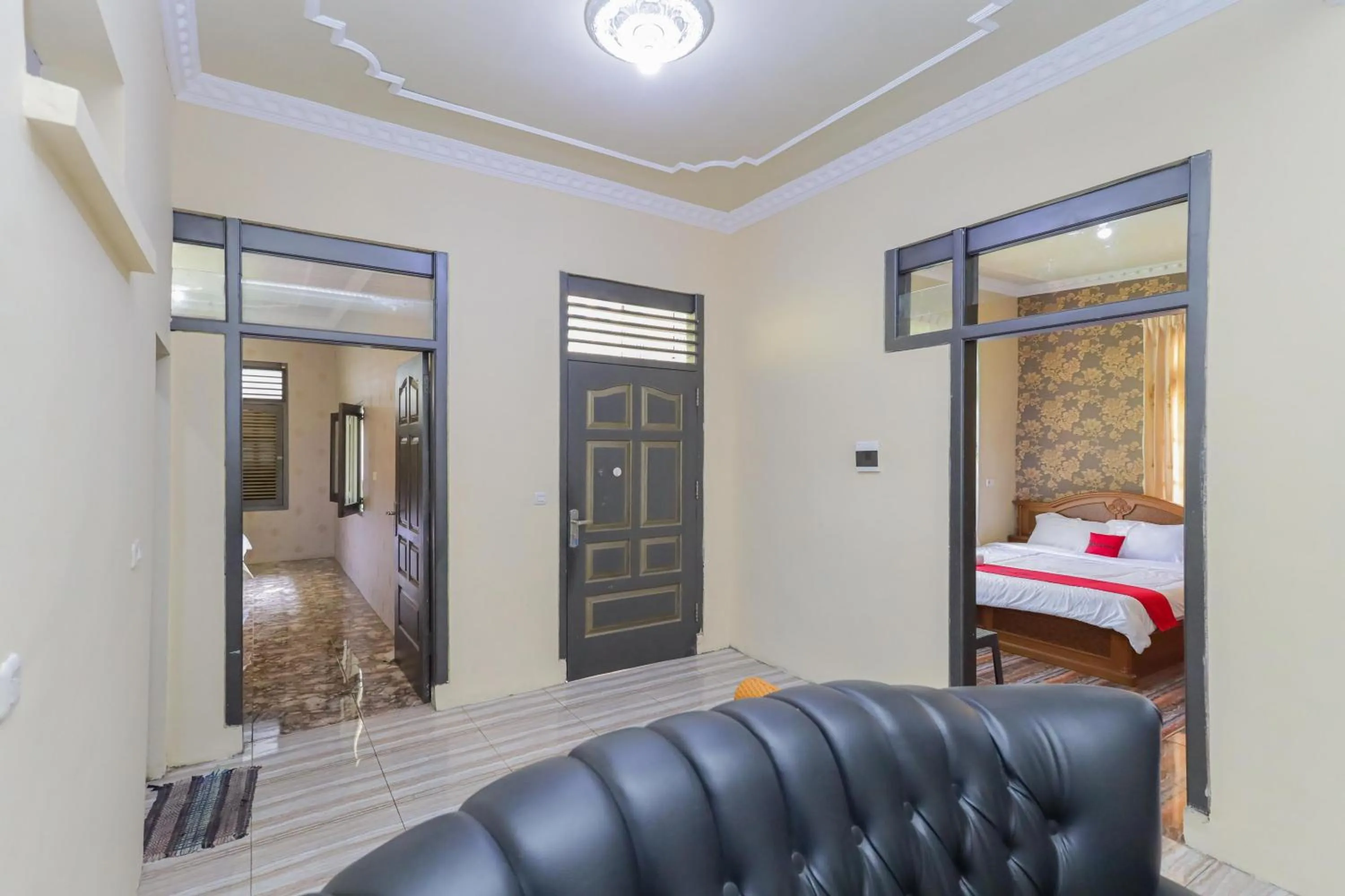 Bedroom, Bed in RedDoorz Plus @ Villa Bontes Batu