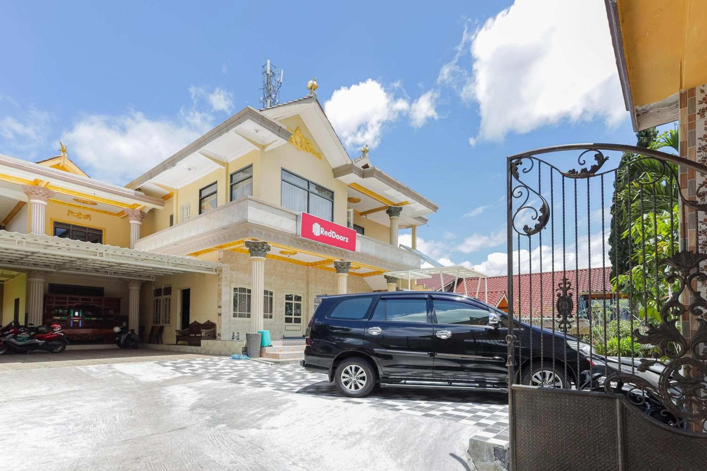 Property building in RedDoorz Plus @ Villa Bontes Batu