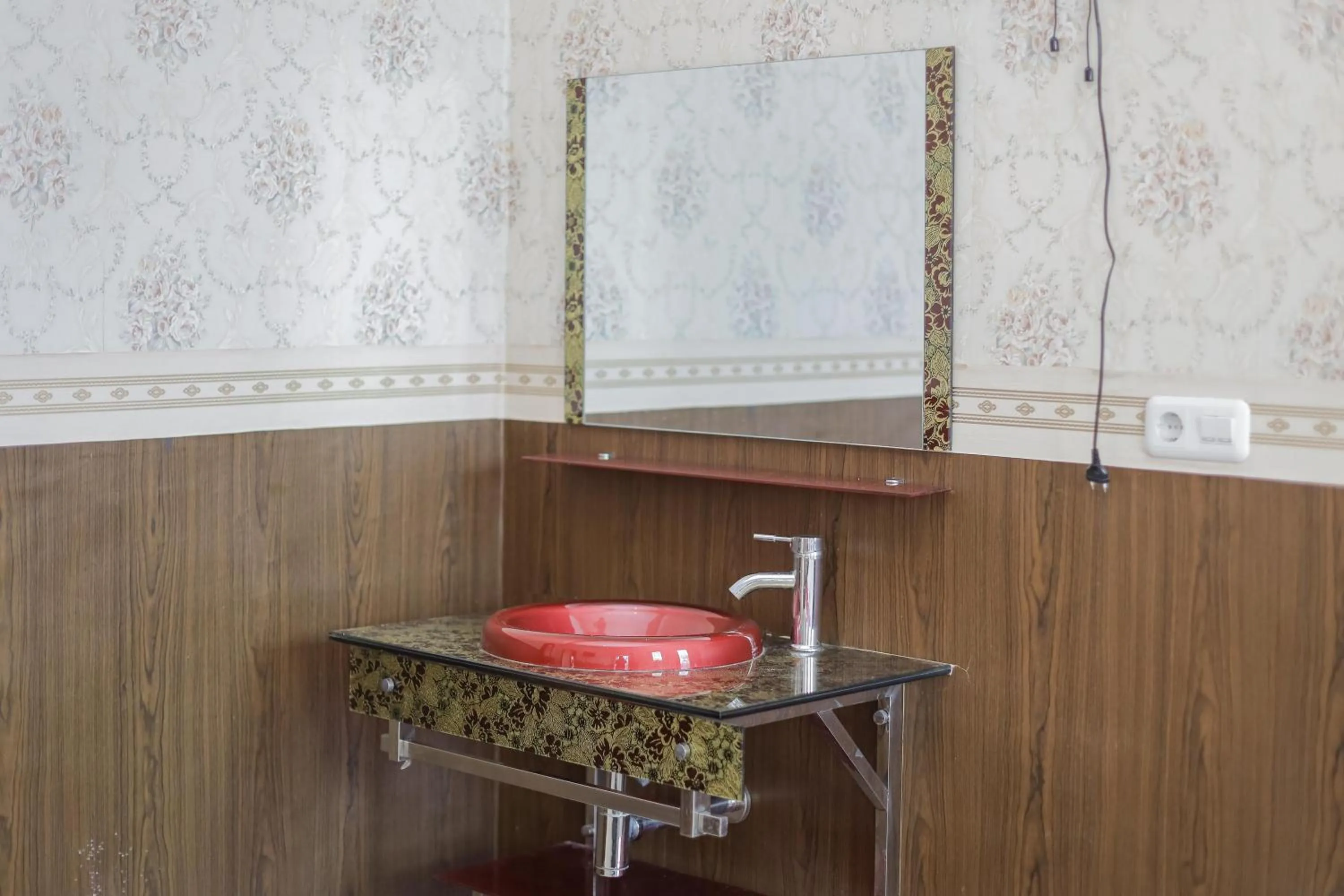 Bathroom in RedDoorz Plus @ Villa Bontes Batu