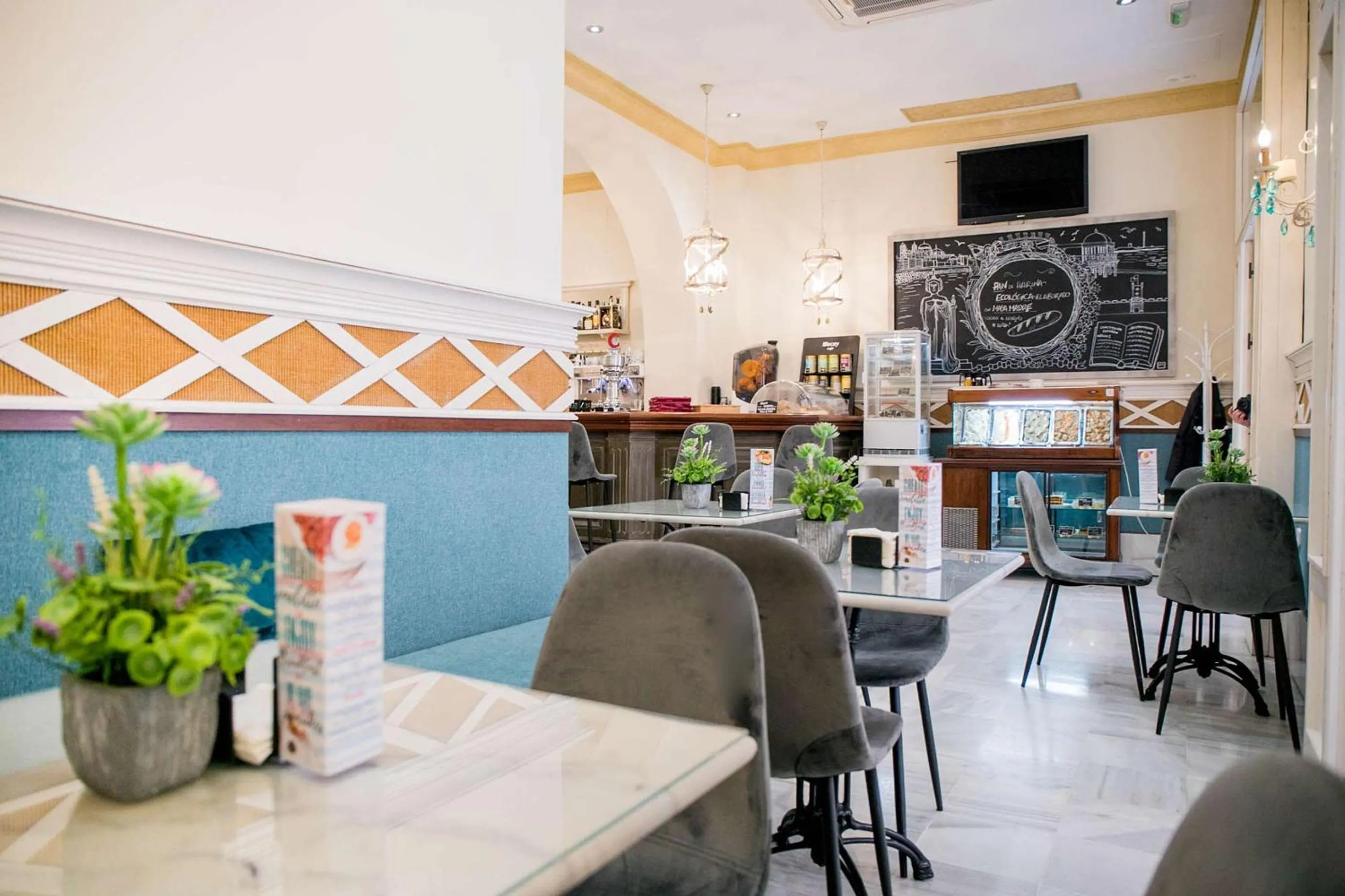 Restaurant/places to eat in Hotel Boutique Las Cortes De Cádiz