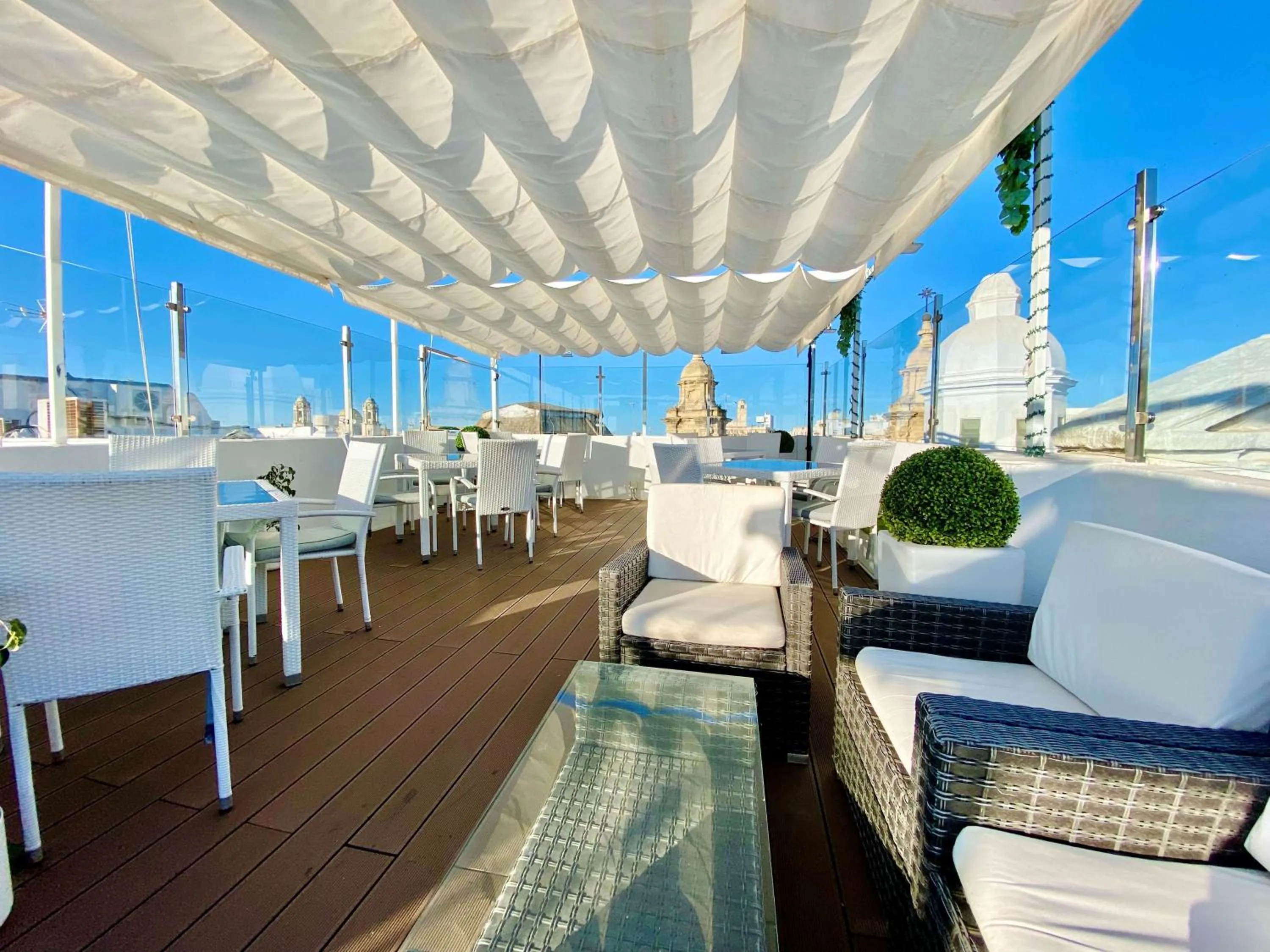 Lounge or bar in Hotel Boutique Las Cortes De Cádiz