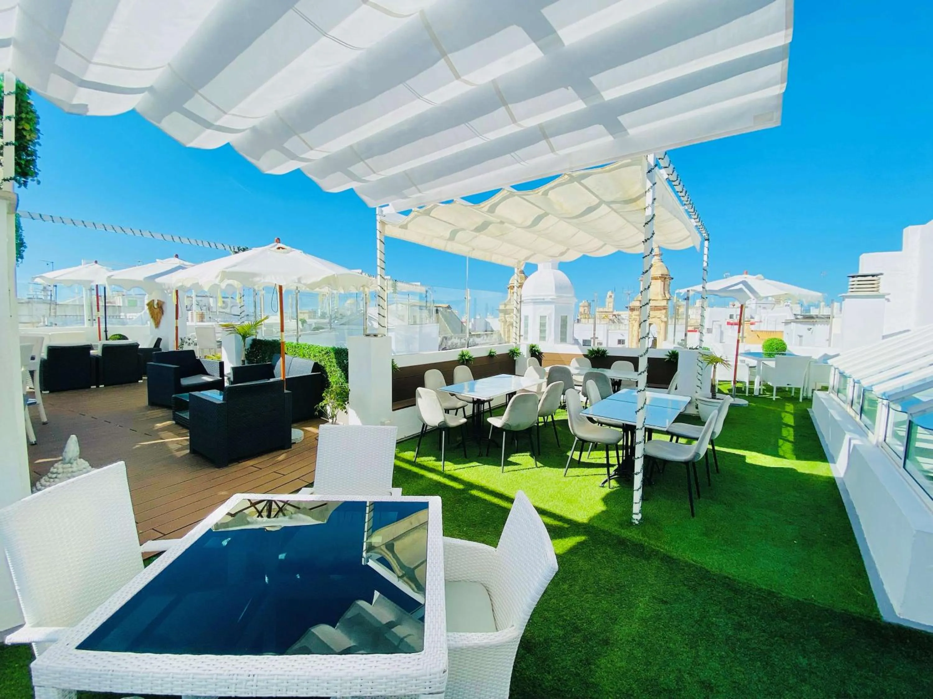 Lounge or bar in Hotel Boutique Las Cortes De Cádiz