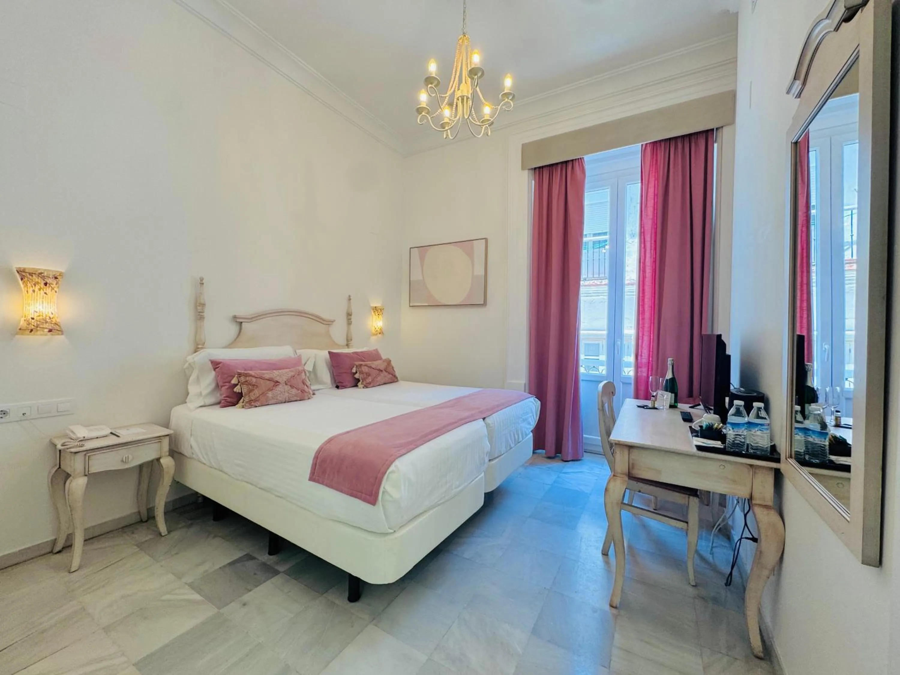 Bedroom, Bed in Hotel Boutique Las Cortes De Cádiz