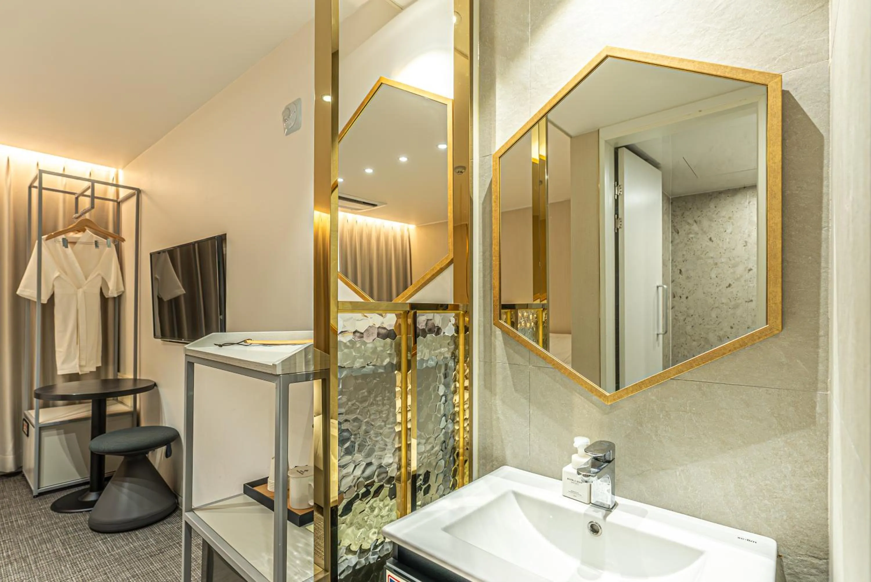 Toilet in Hotel The Grang Seogwipo