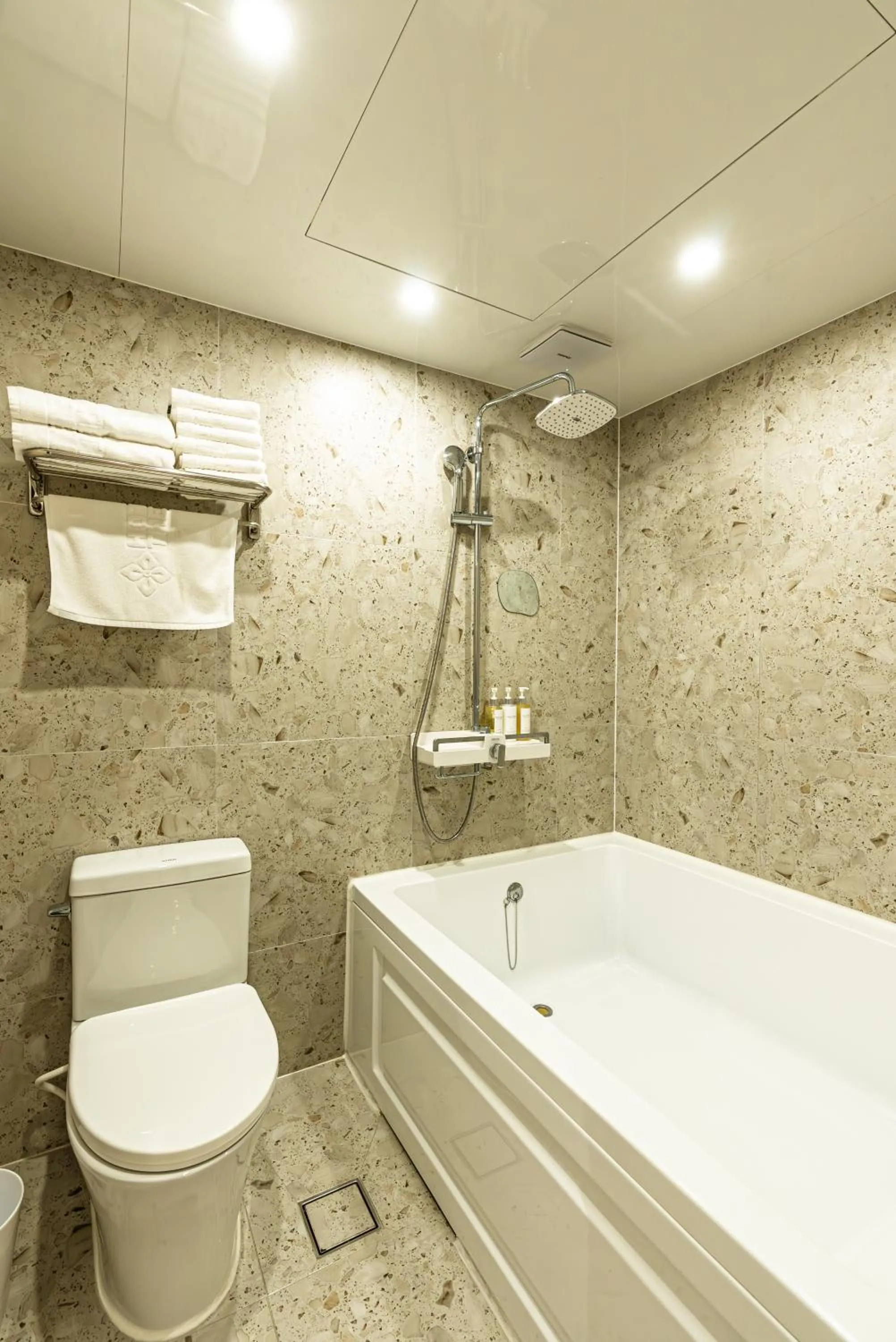 Bath in Hotel The Grang Seogwipo