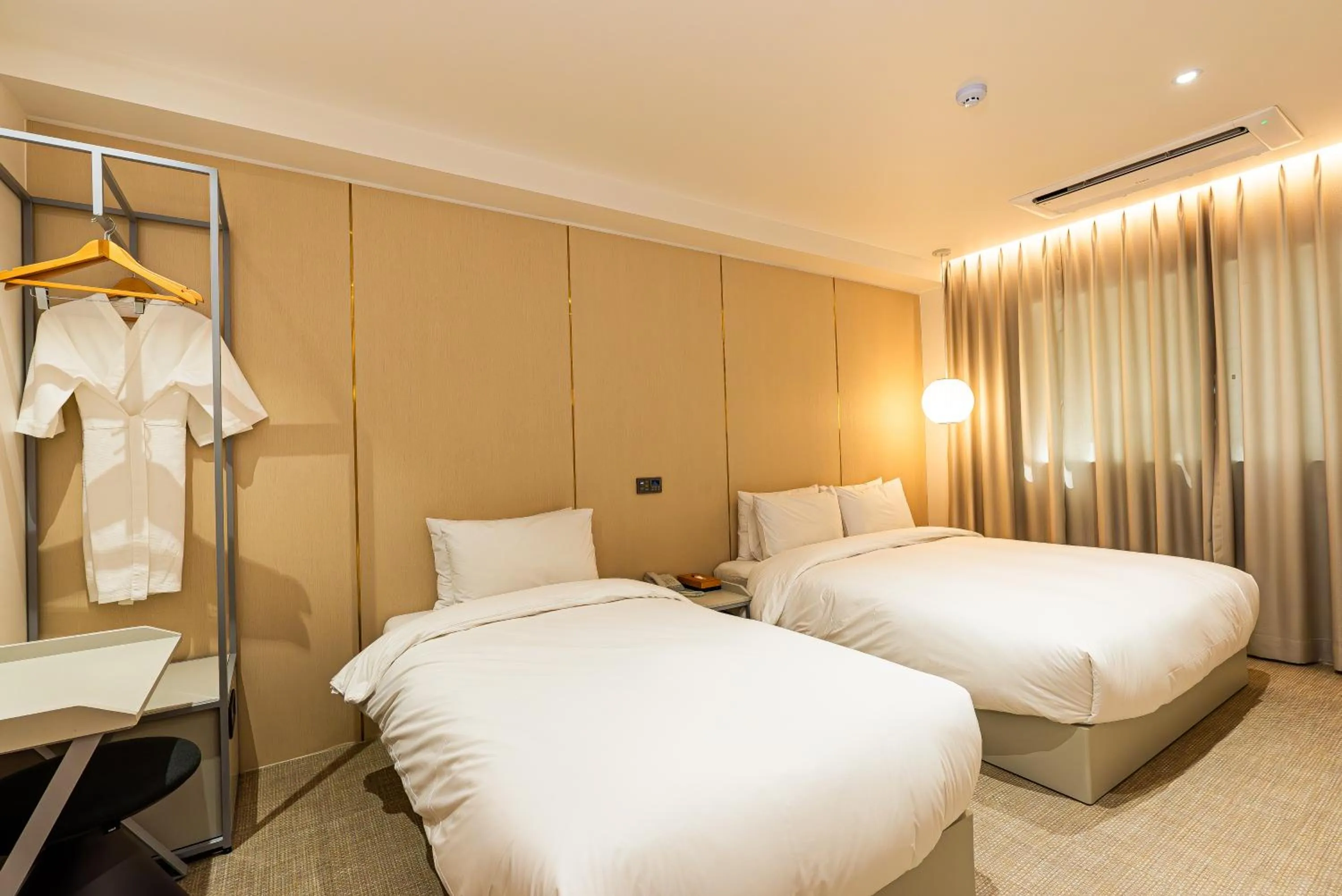 Bed in Hotel The Grang Seogwipo