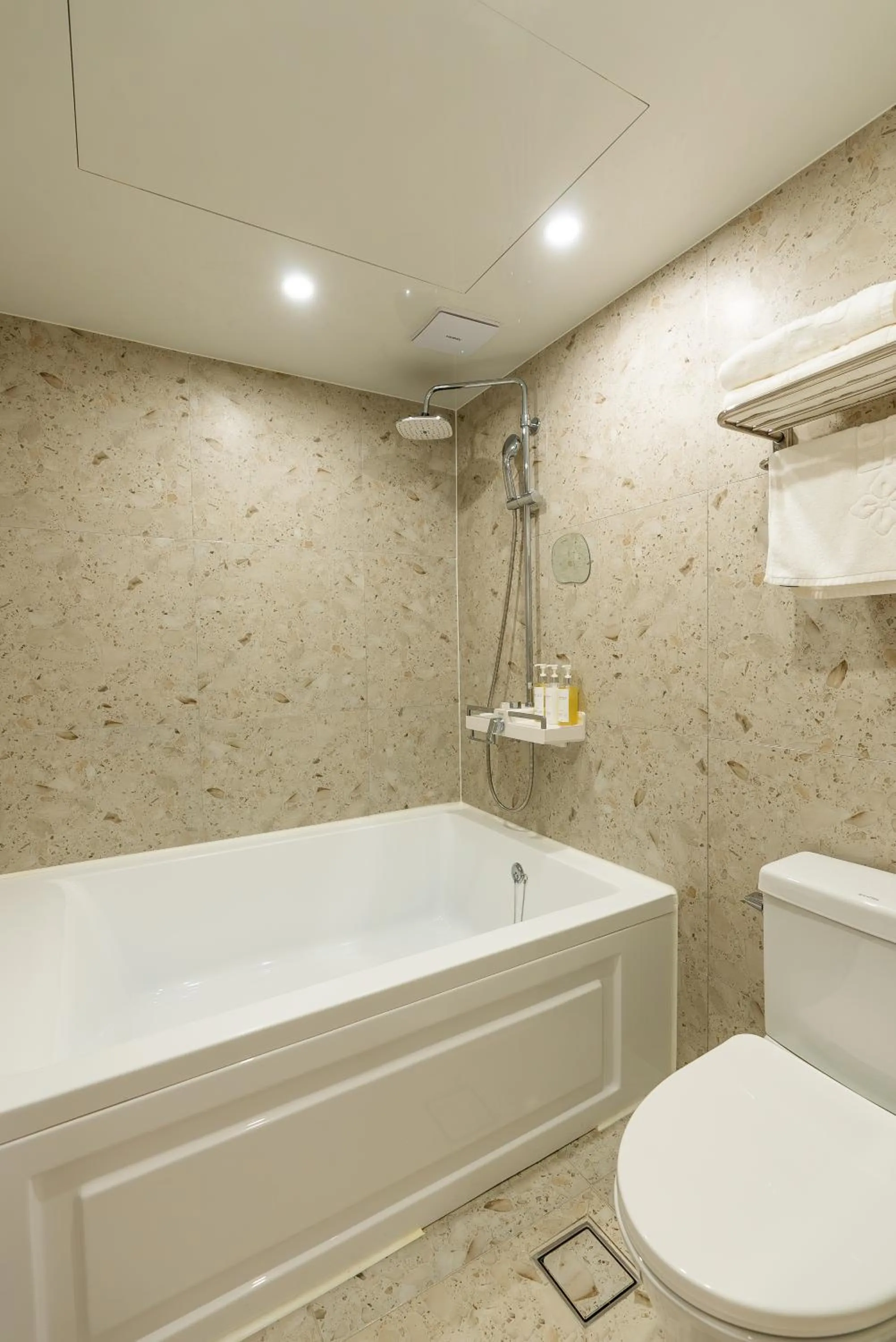 Bath in Hotel The Grang Seogwipo