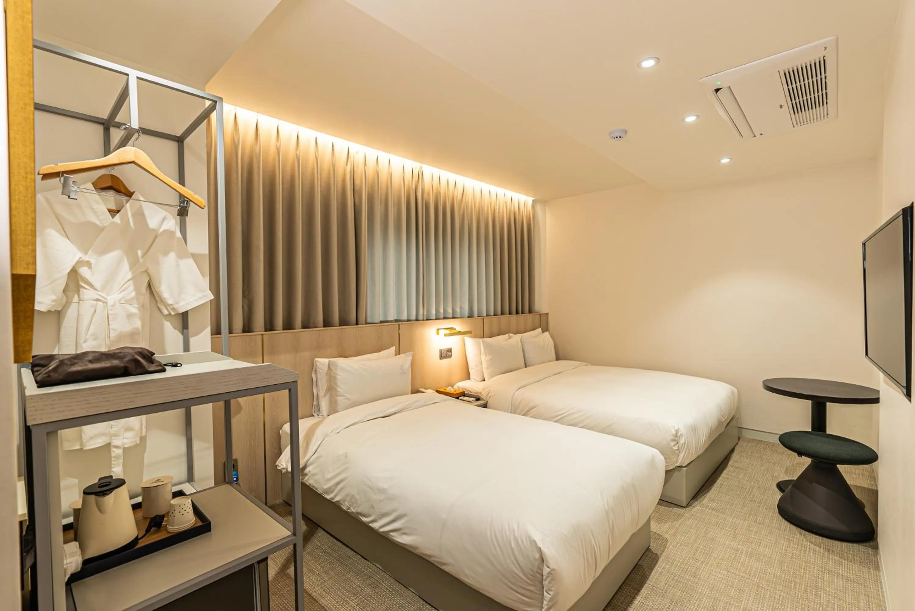 TV and multimedia, Bed in Hotel The Grang Seogwipo