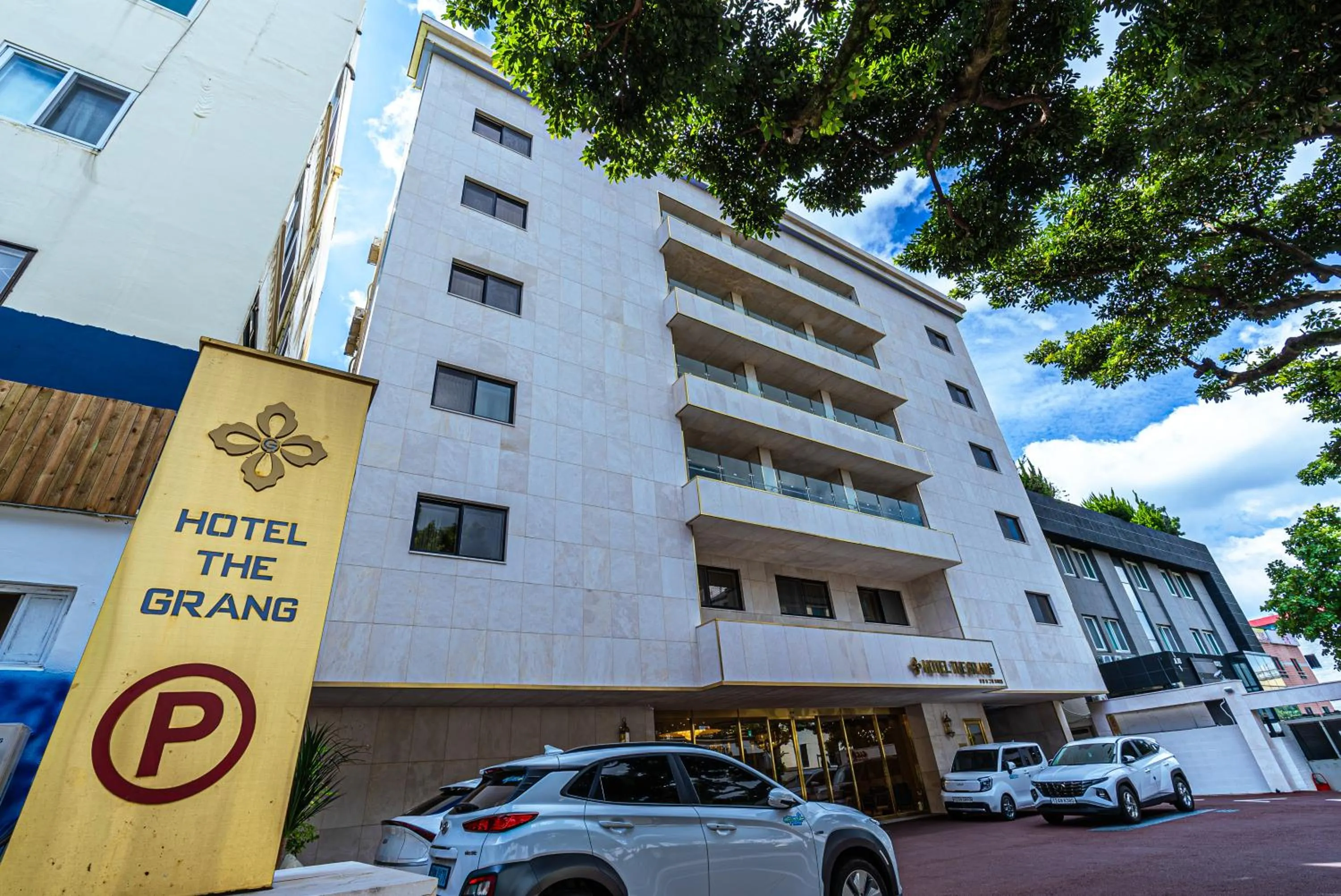 Property building in Hotel The Grang Seogwipo