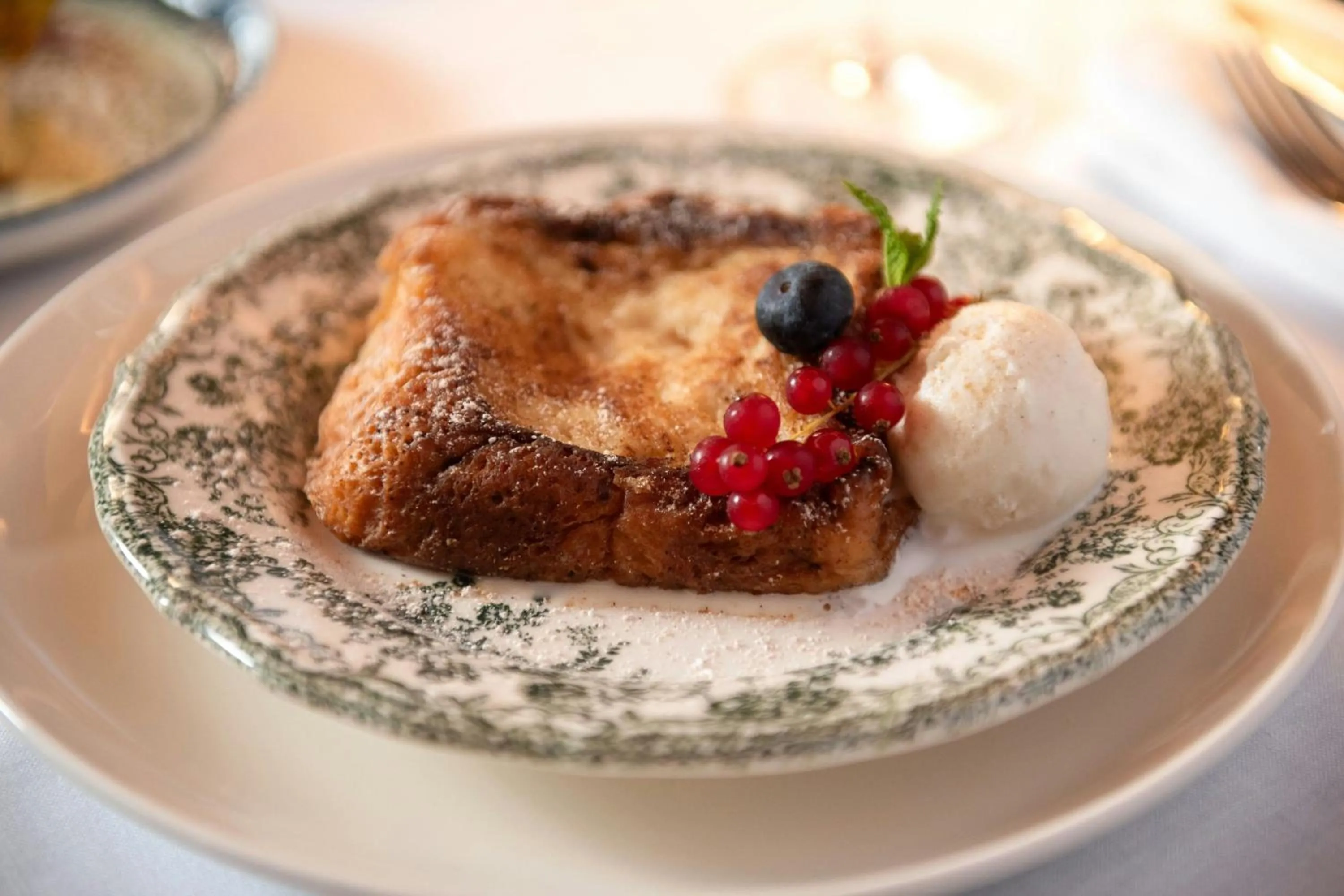 Restaurant/places to eat in Eugenia de Montijo, Autograph Collection