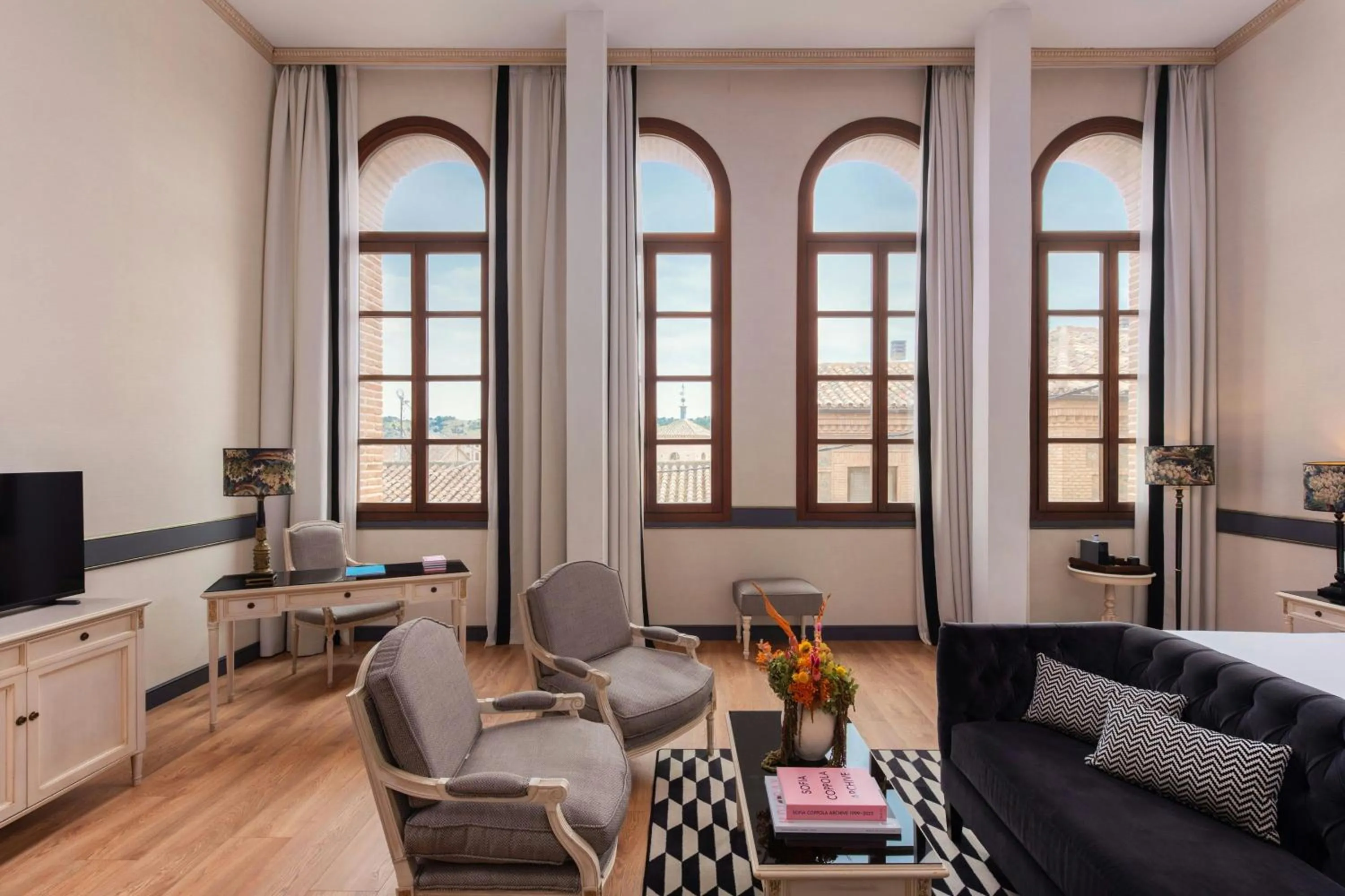 Photo of the whole room in Eugenia de Montijo, Autograph Collection