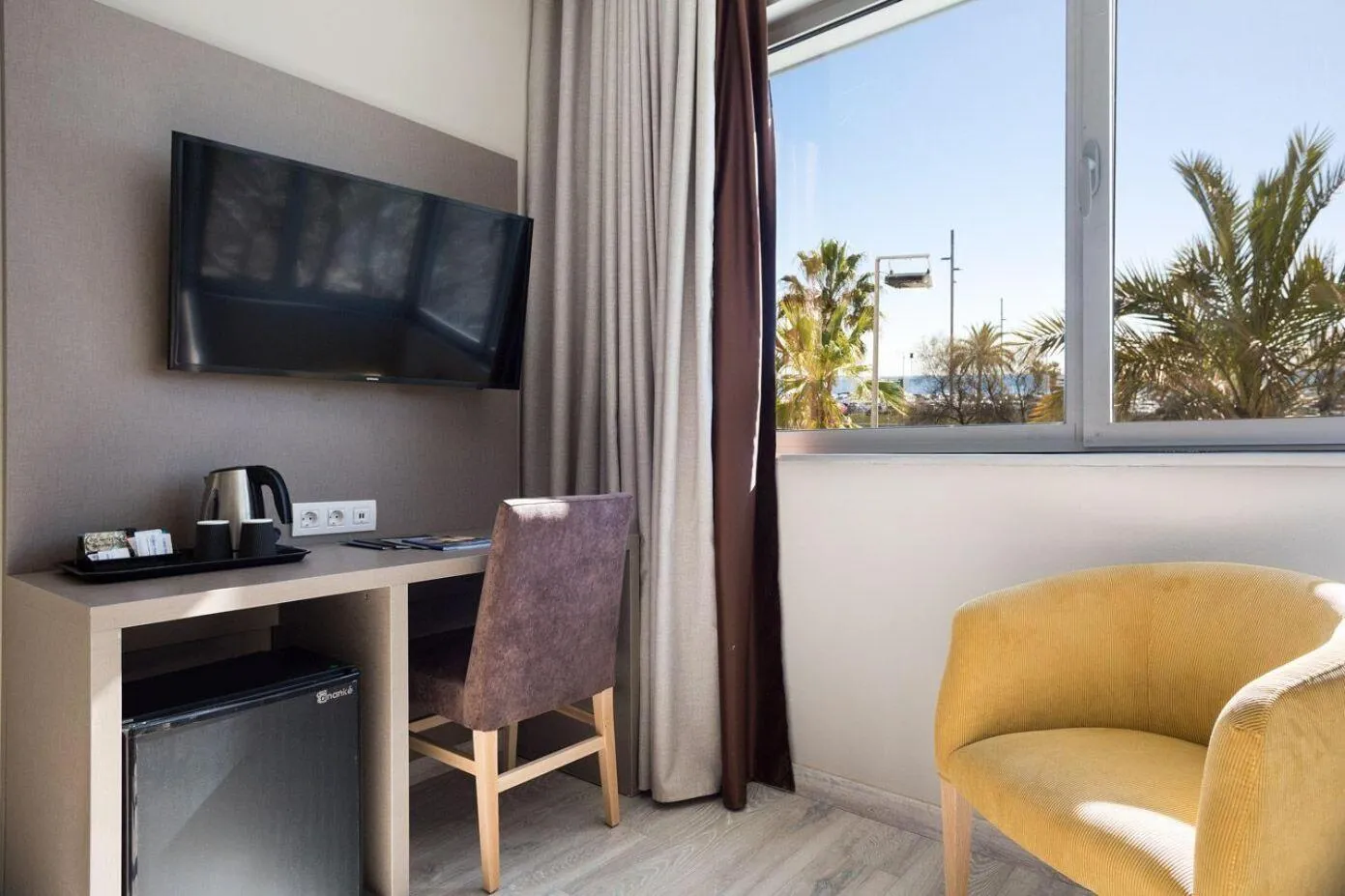 Photo of the whole room in Hotel Best Front Maritim