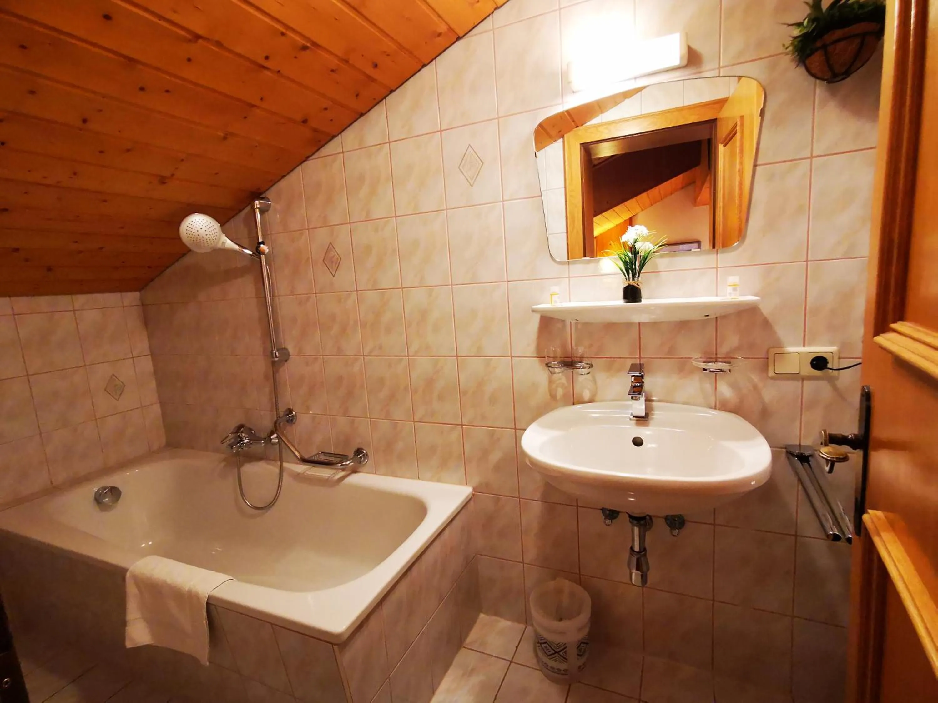 Bathroom in Gasthof Geronimo